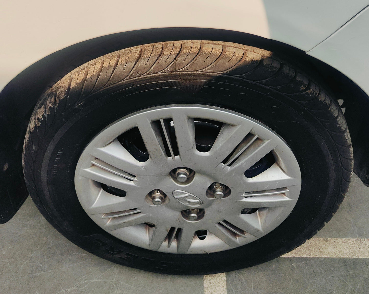 13,000 KMS HYUNDAI SANTRO GLS PETROL (2014)