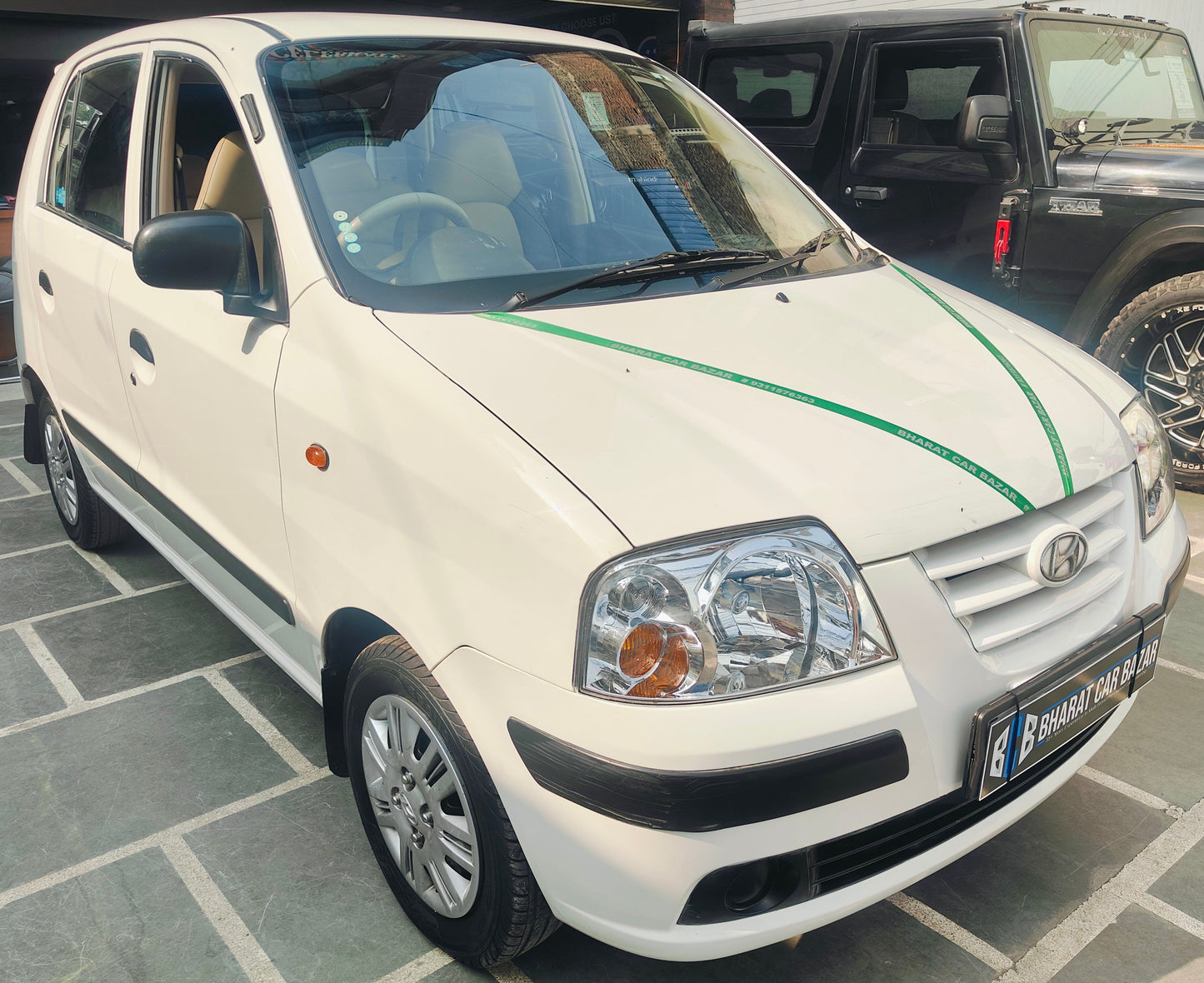 13,000 KMS HYUNDAI SANTRO GLS PETROL (2014)