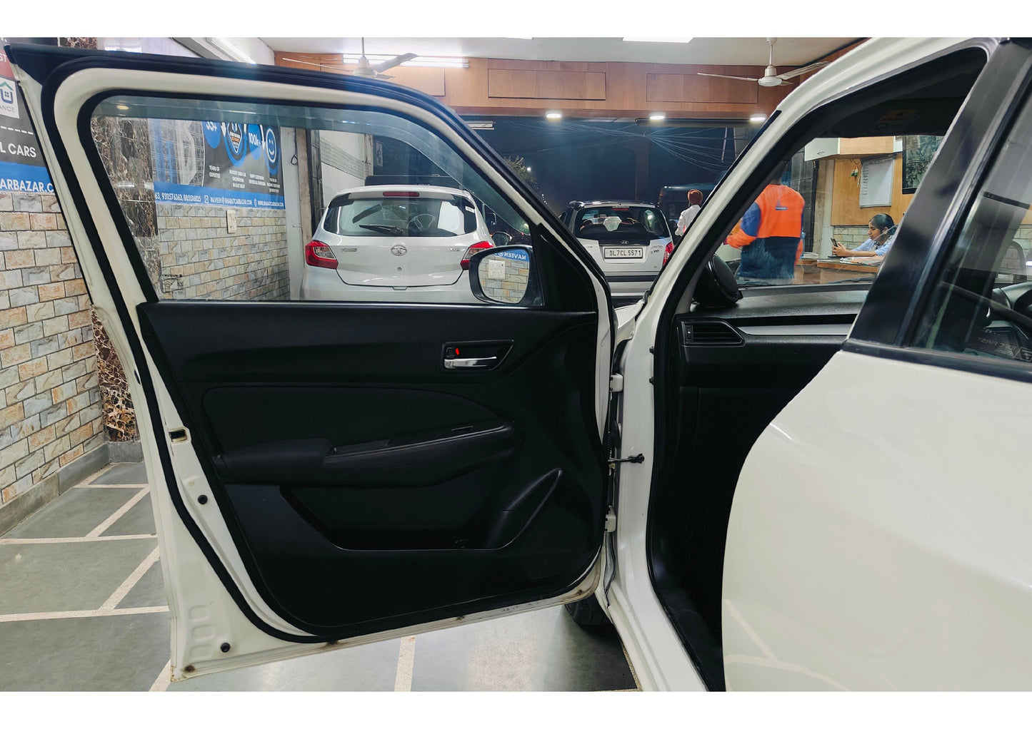 35,000 KMS MARUTI SWIFT VXI PETROL (2018)