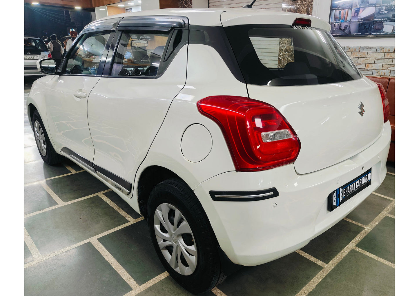 35,000 KMS MARUTI SWIFT VXI PETROL (2018)