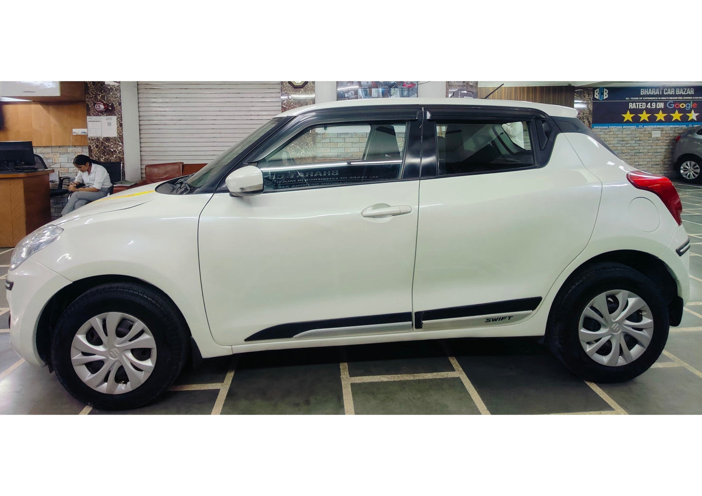 35,000 KMS MARUTI SWIFT VXI PETROL (2018)