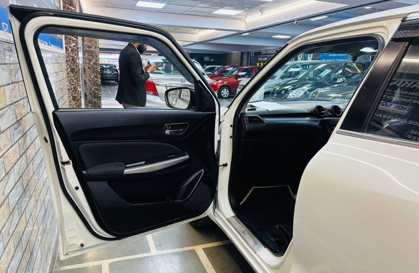 MARUTI SWIFT ZXI PETROL (2019)