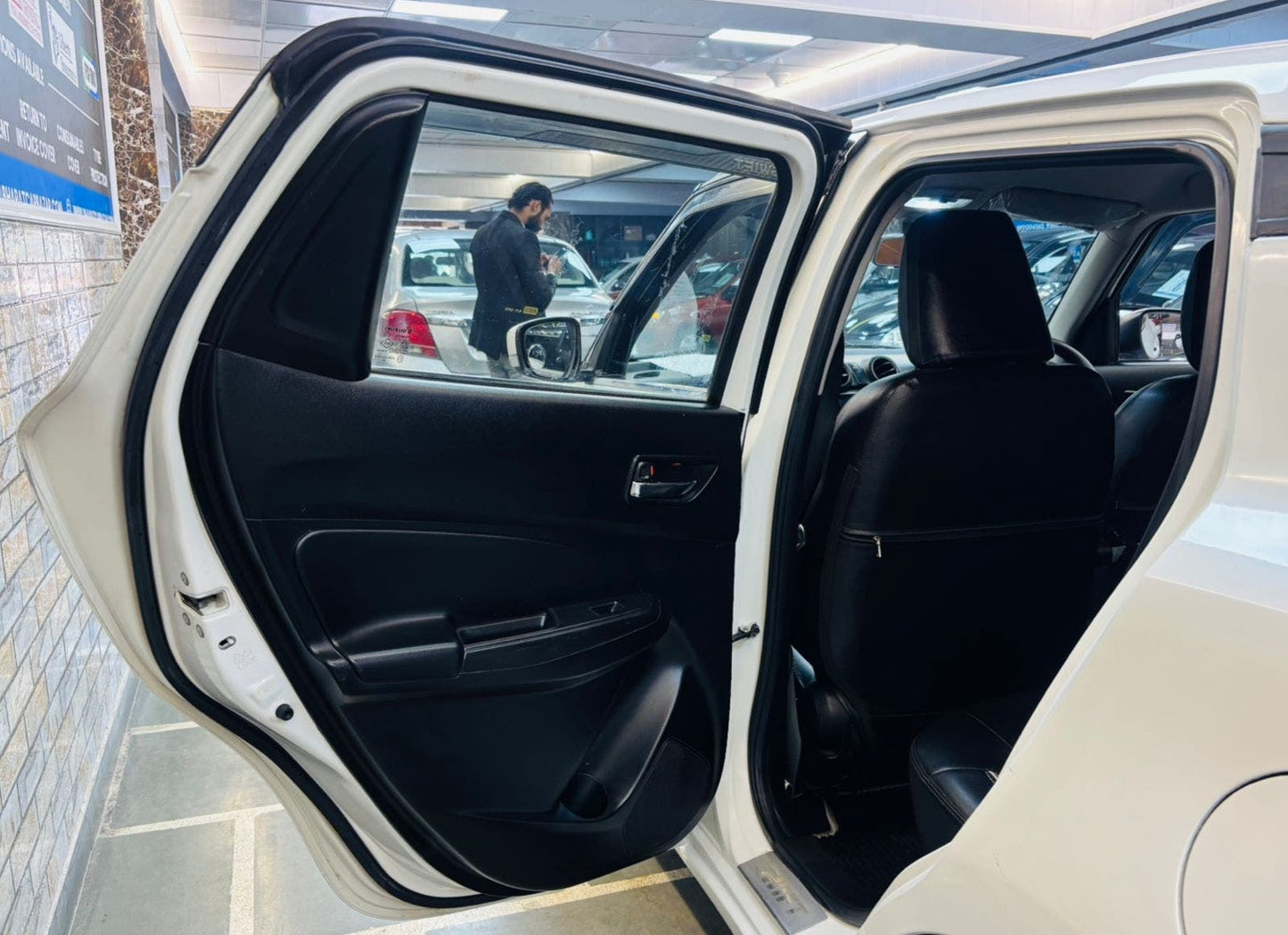 MARUTI SWIFT ZXI PETROL (2019)