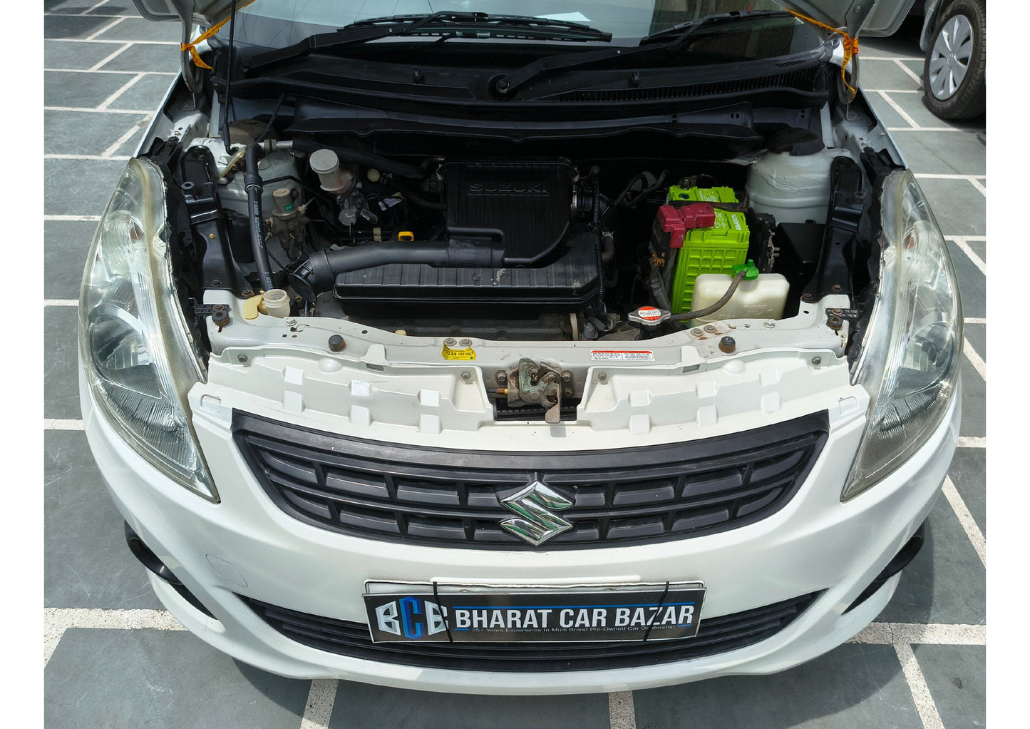 15,000 KMS MARUTI SWIFT DZIRE LXI PETROL (2012)