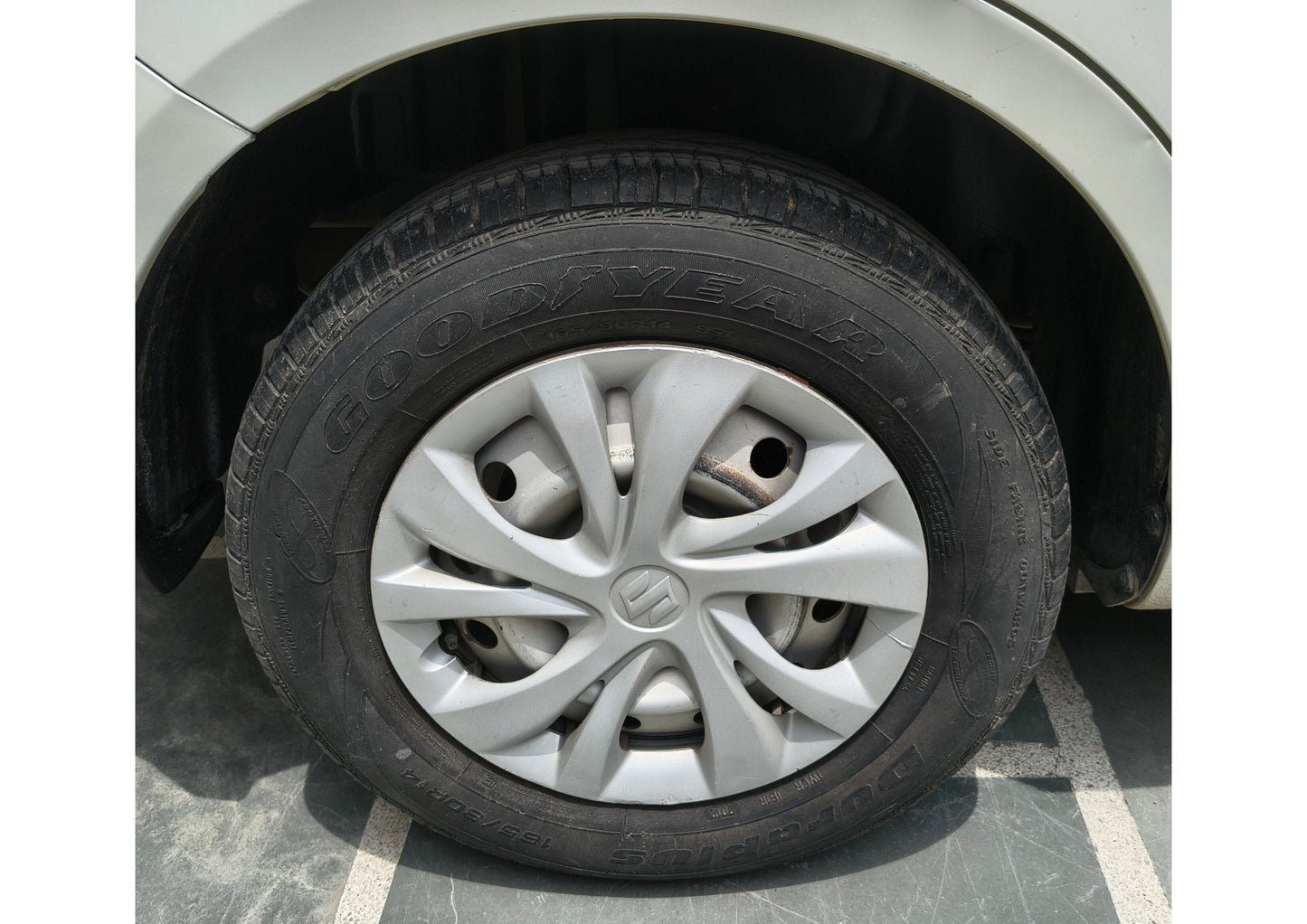 15,000 KMS MARUTI SWIFT DZIRE LXI PETROL (2012)