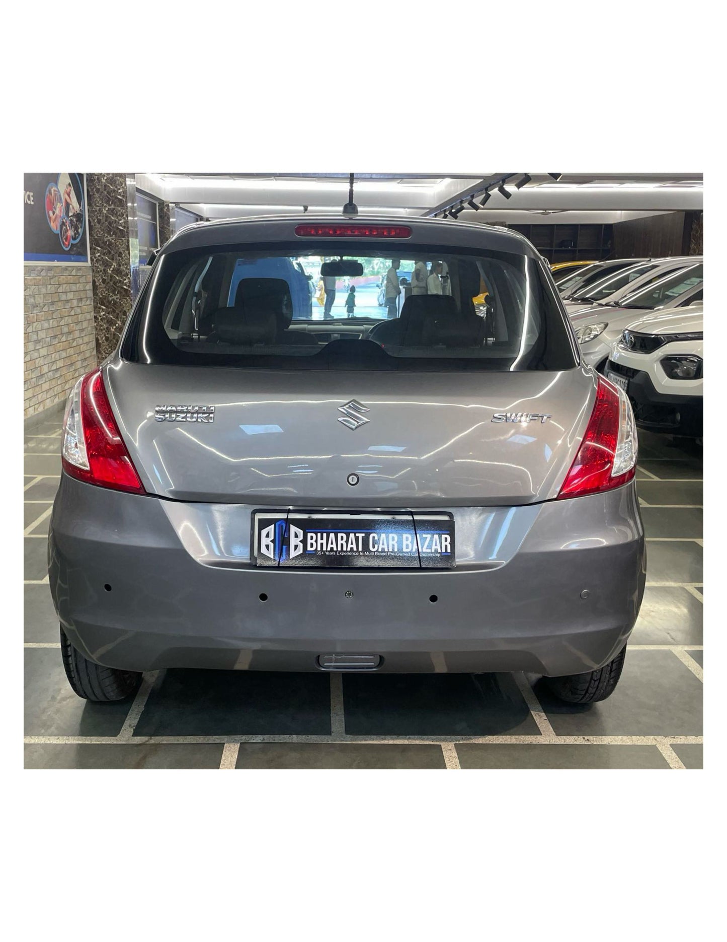 12,000 KMS MARUTI SWIFT LXI (O) 1.2 PETROL (2017)