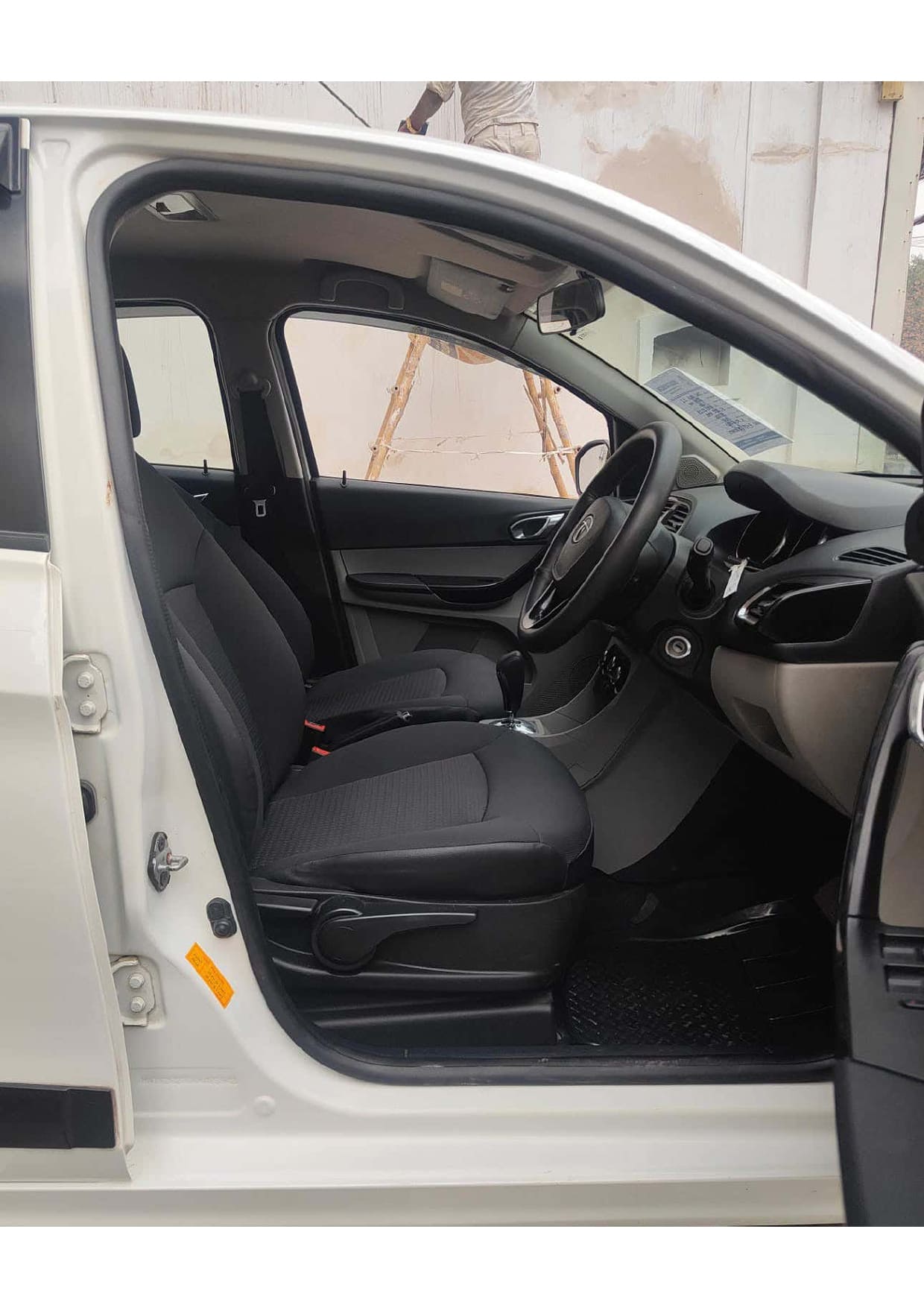 TATA TIAGO XZA 1.2 AUTOMATIC PETROL (2019)