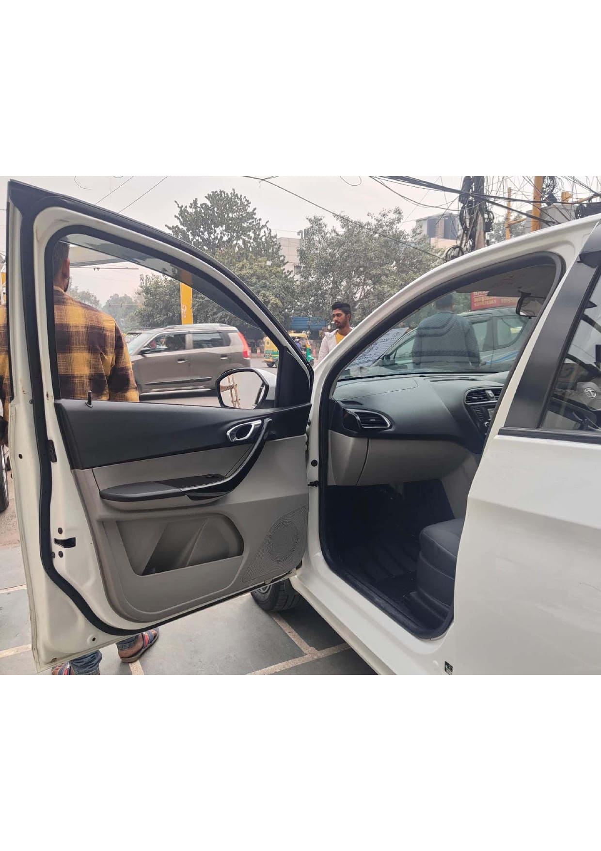 TATA TIAGO XZA 1.2 AUTOMATIC PETROL (2019)