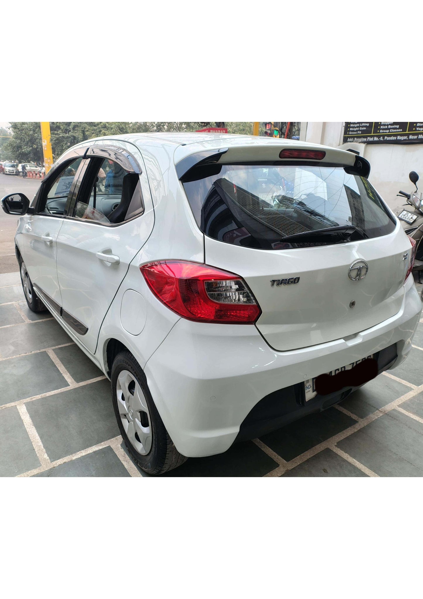 TATA TIAGO XZ 1.2 PETROL (2016)