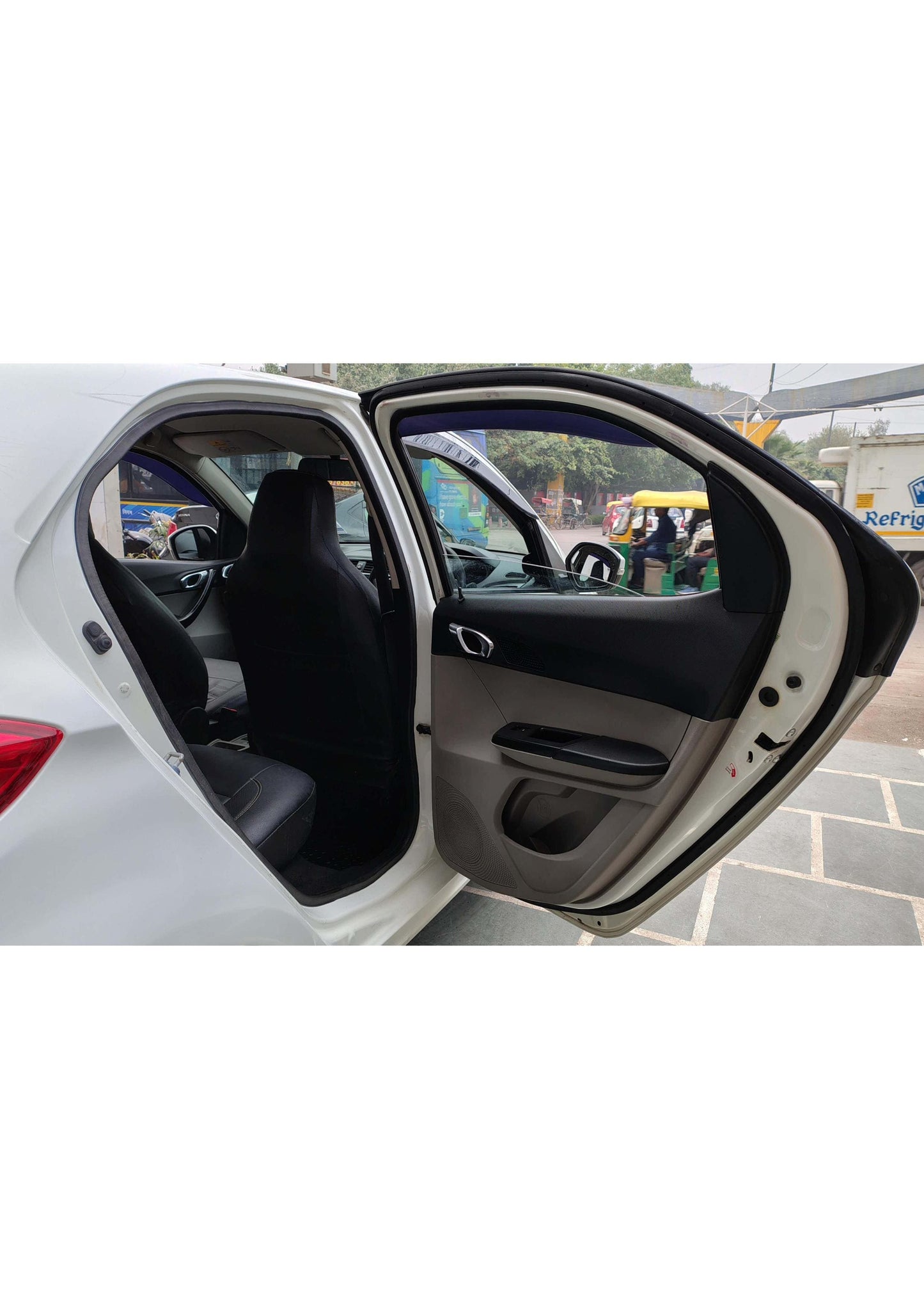 TATA TIAGO XZ 1.2 PETROL (2016)