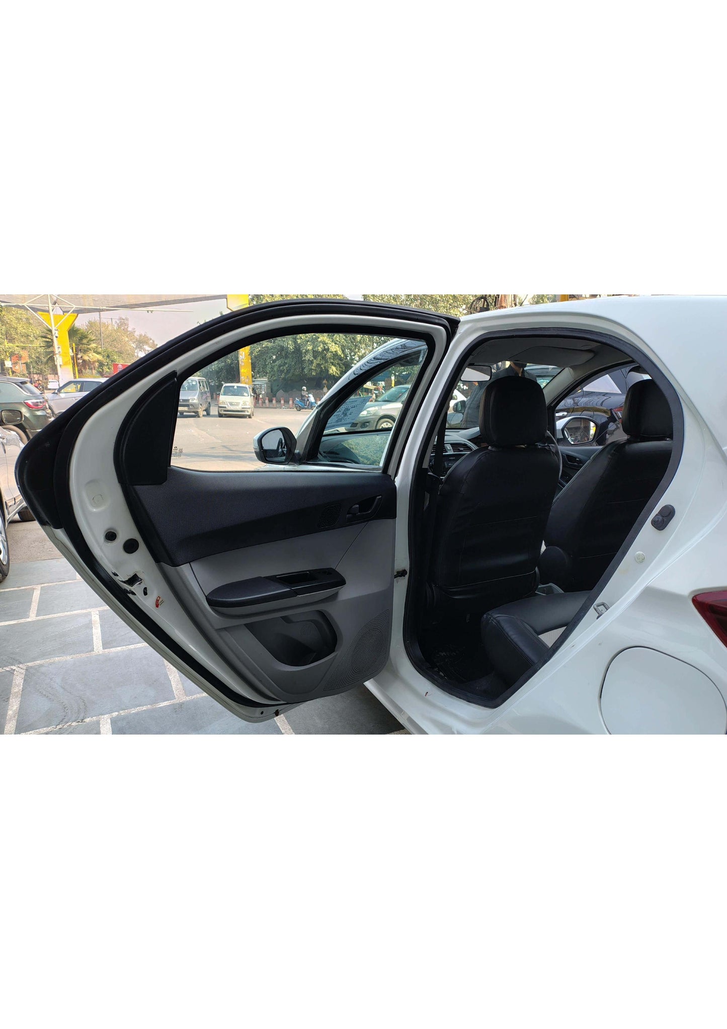 39,000 KMS TATA TIAGO XT 1.2 GREEN CNG (2022)