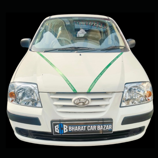 13,000 KMS HYUNDAI SANTRO GLS PETROL (2014)