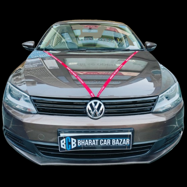 33,000 KMS VOLKSWAGEN JETTA TL MT PETROL (2013)