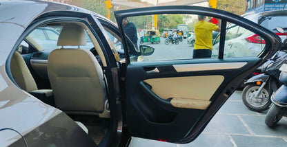 33,000 KMS VOLKSWAGEN JETTA TL MT PETROL (2013)