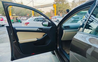 33,000 KMS VOLKSWAGEN JETTA TL MT PETROL (2013)