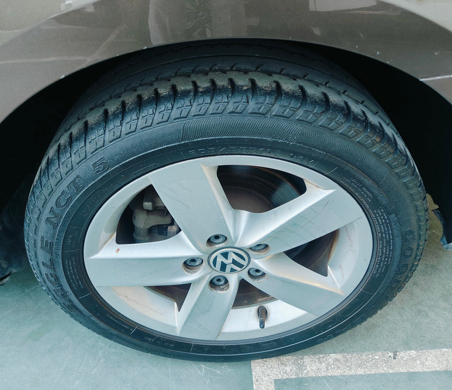 33,000 KMS VOLKSWAGEN JETTA TL MT PETROL (2013)