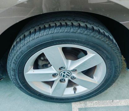 33,000 KMS VOLKSWAGEN JETTA TL MT PETROL (2013)