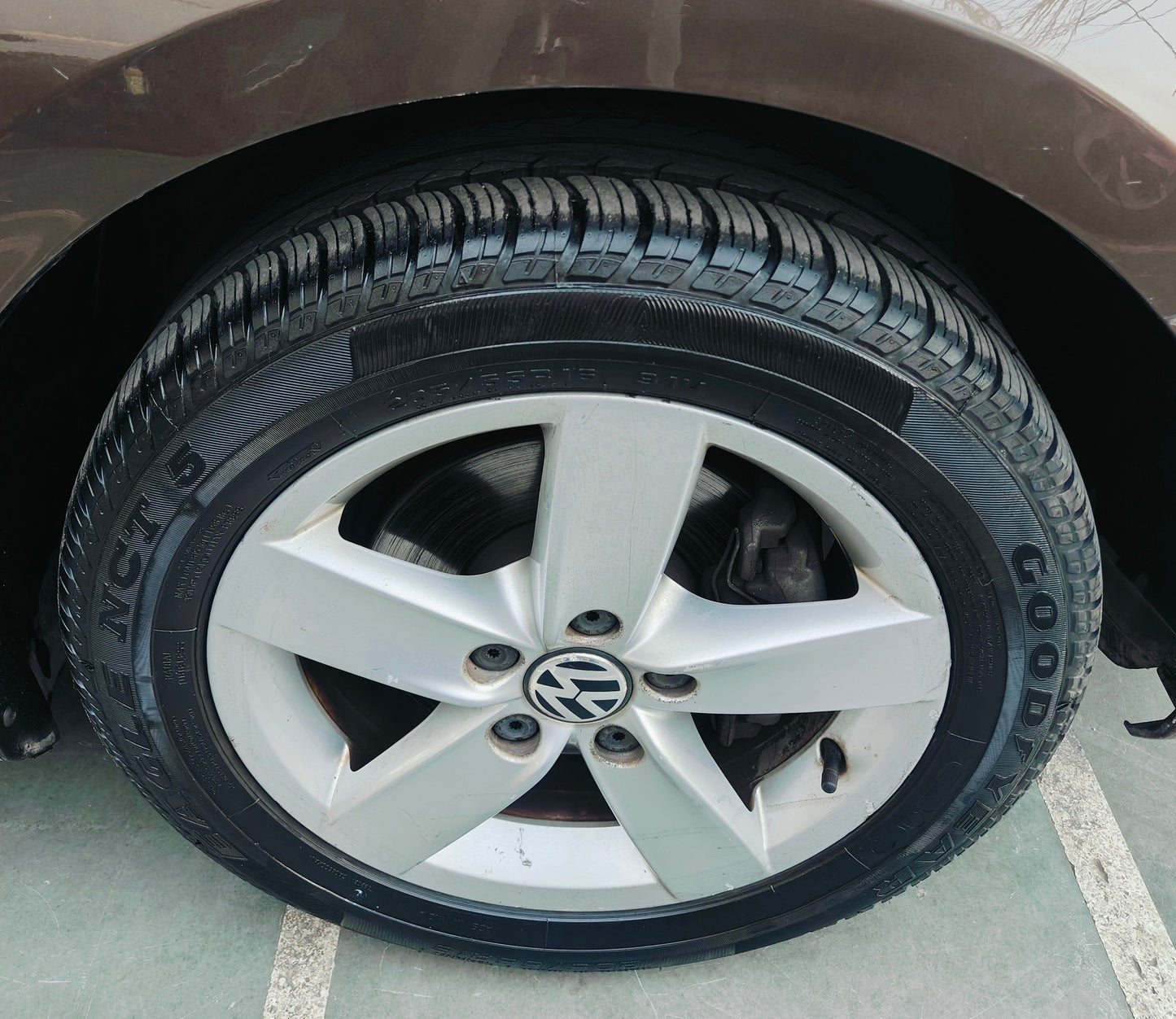 33,000 KMS VOLKSWAGEN JETTA TL MT PETROL (2013)