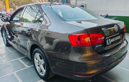 33,000 KMS VOLKSWAGEN JETTA TL MT PETROL (2013)