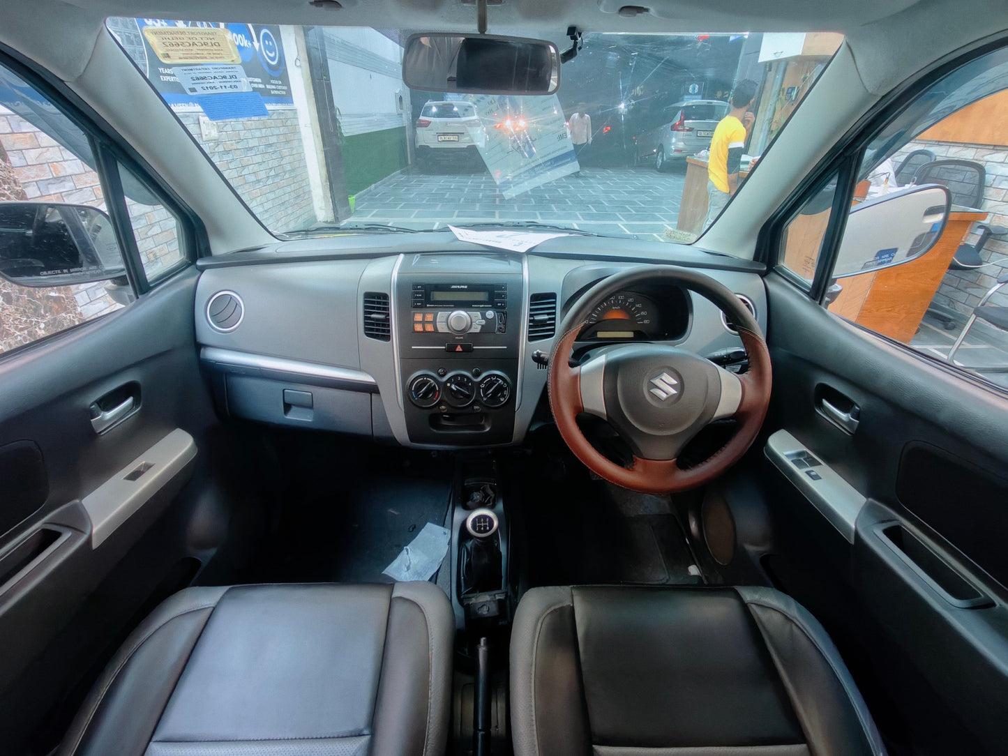 24,000 KMS MARUTI WAGONR LXI PETROL (2012)