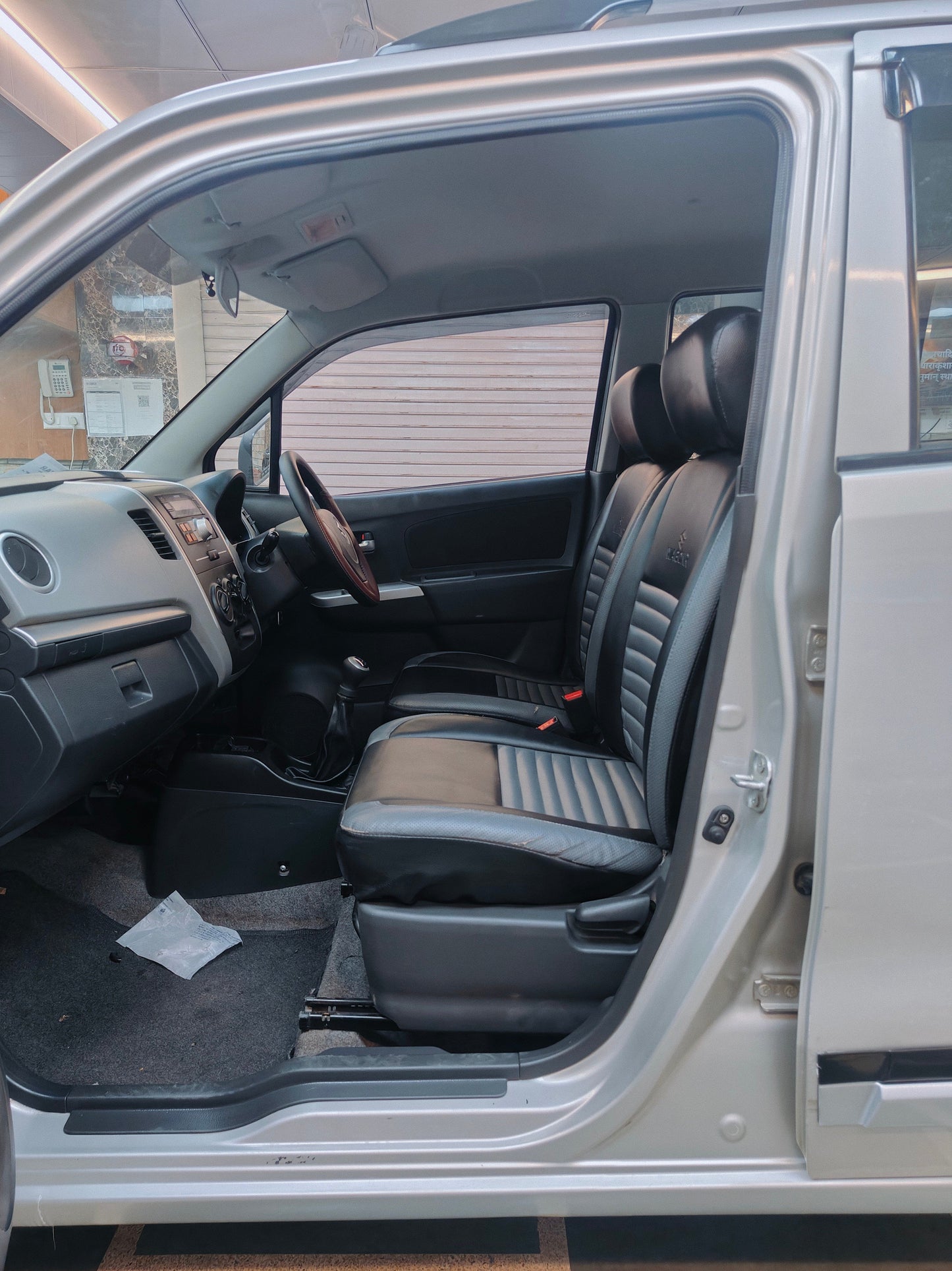 24,000 KMS MARUTI WAGONR LXI PETROL (2012)