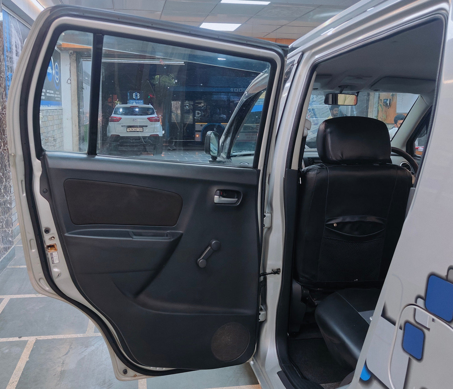 24,000 KMS MARUTI WAGONR LXI PETROL (2012)