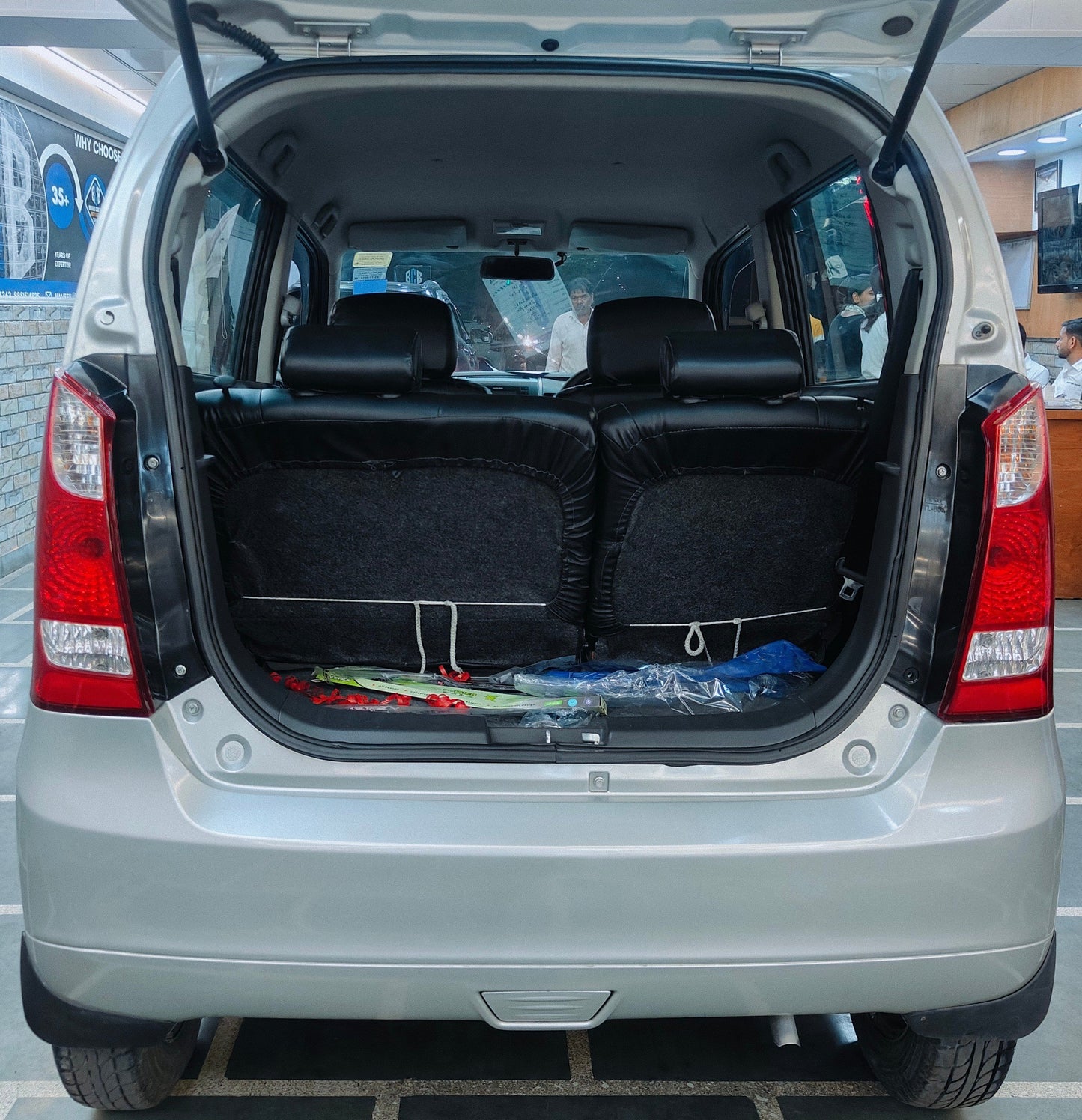 24,000 KMS MARUTI WAGONR LXI PETROL (2012)