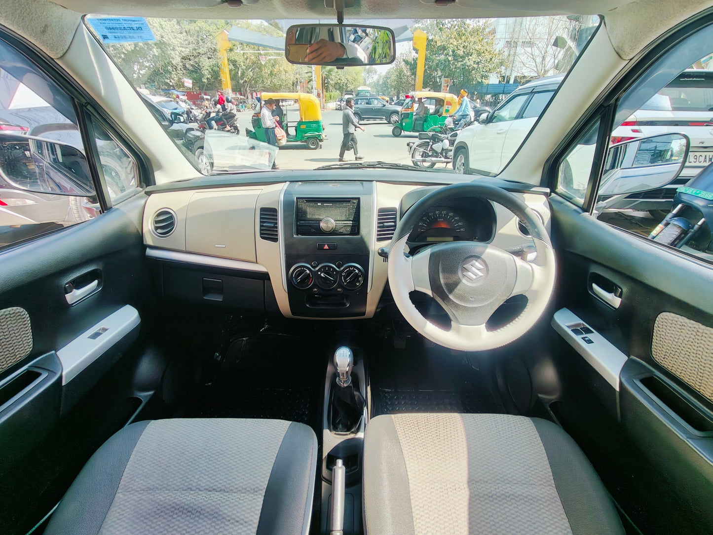 25,000 KMS MARUTI WAGONR LXI PETROL (2014)