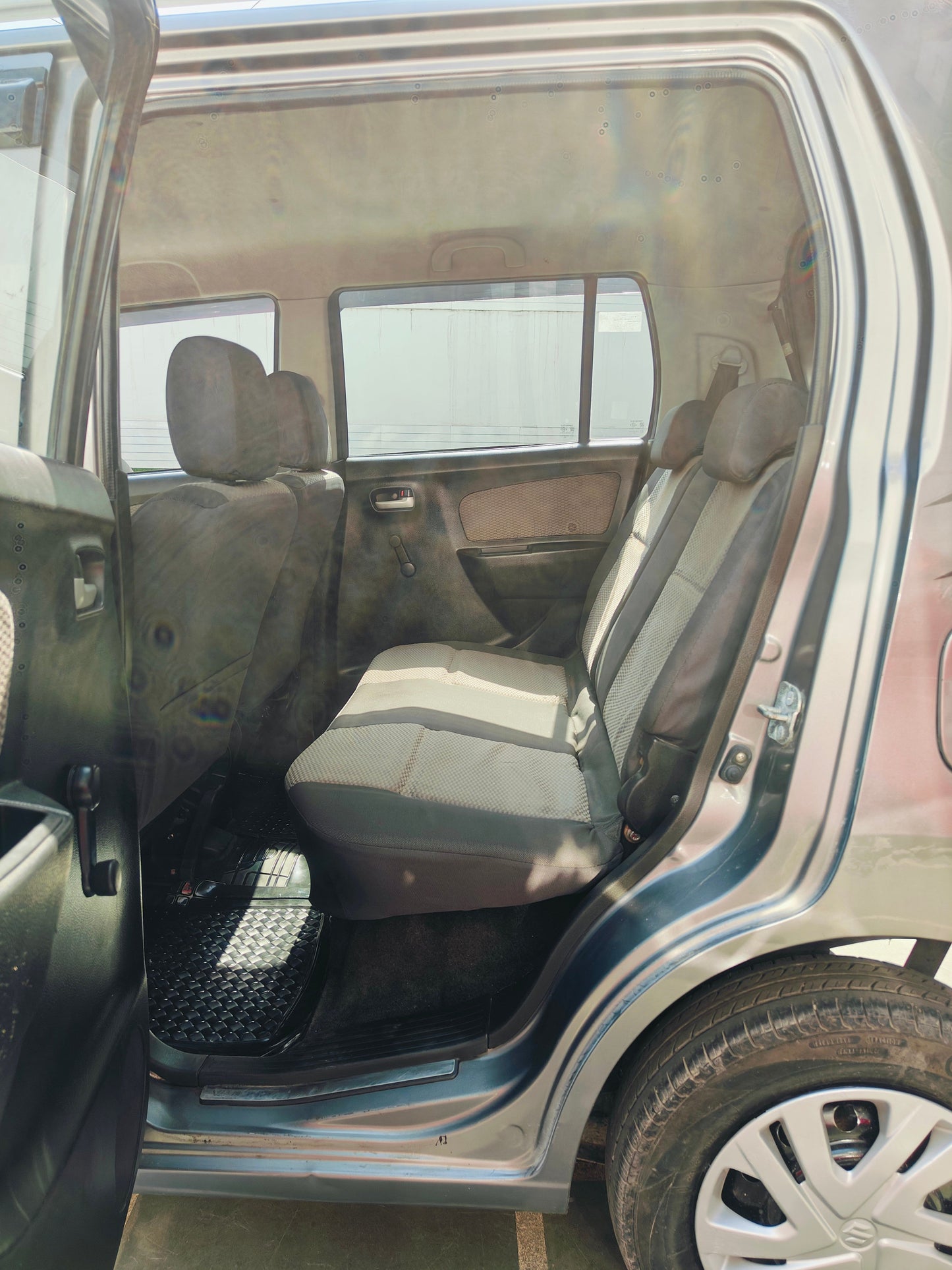 25,000 KMS MARUTI WAGONR LXI PETROL (2014)