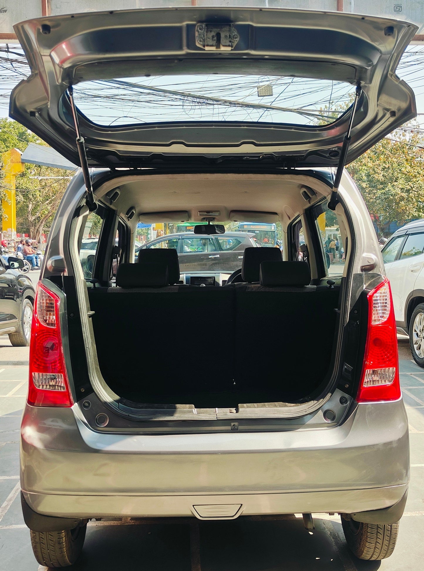 25,000 KMS MARUTI WAGONR LXI PETROL (2014)