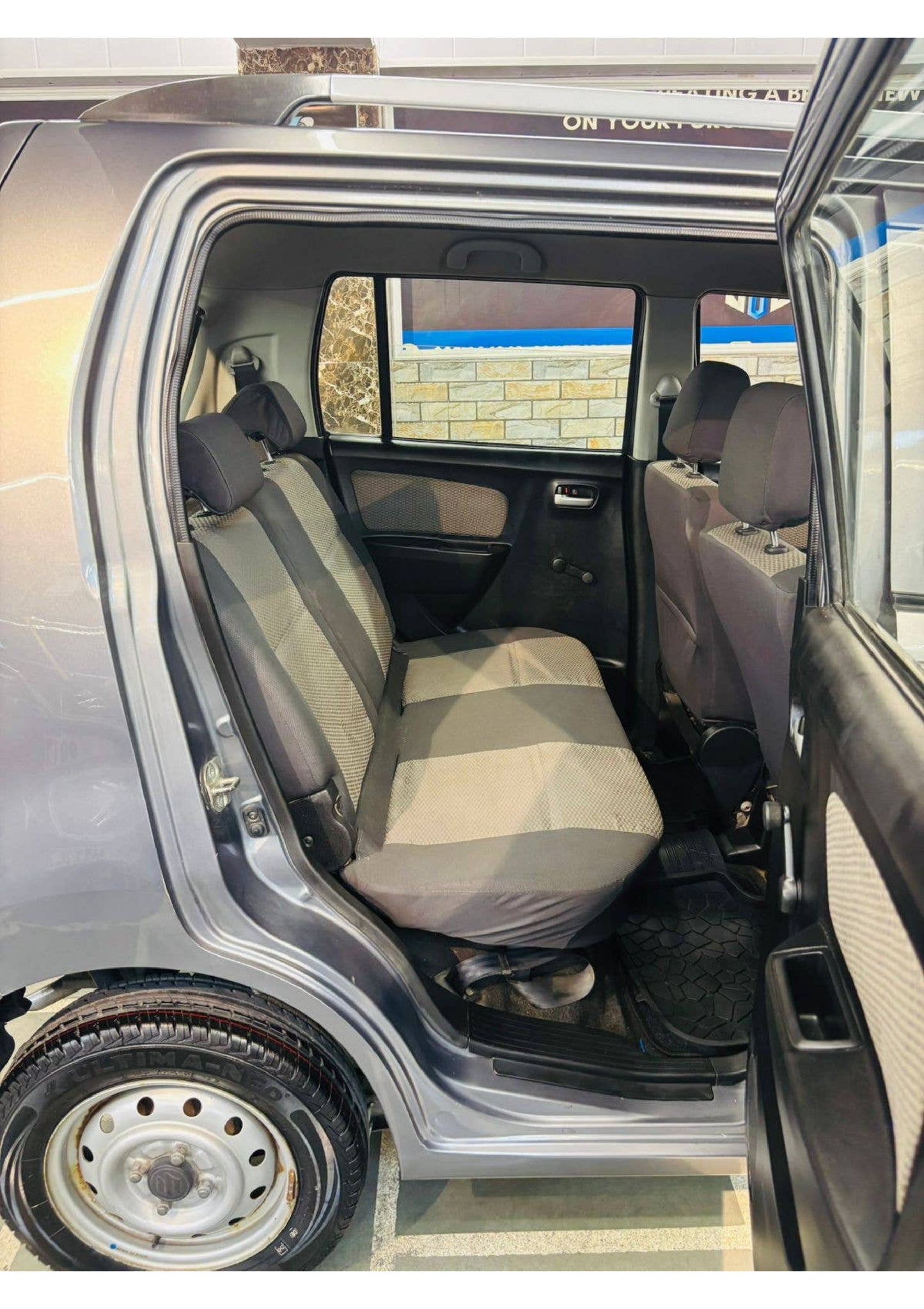 46,000 KMS MARUTI WAGONR LXI GREEN CNG (2017)