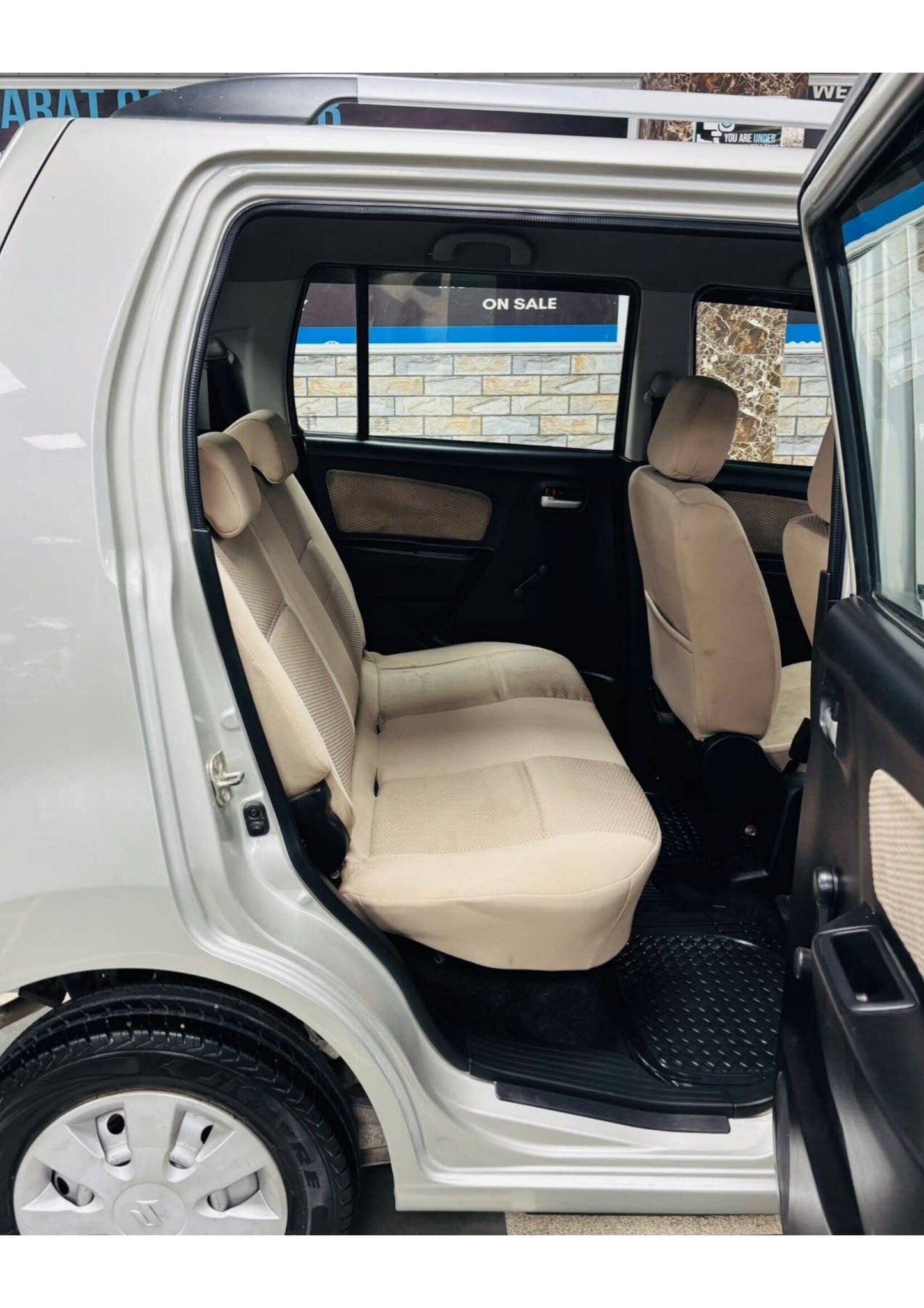 42,000 KMS MARUTI WAGONR LXI PETROL (2018)