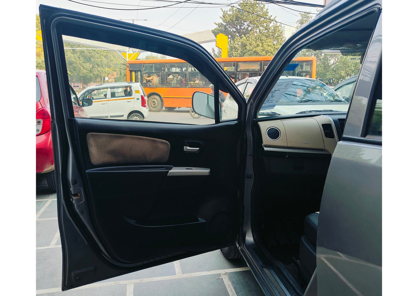 37,000 KMS MARUTI WAGONR LXI GREEN CNG (2018)