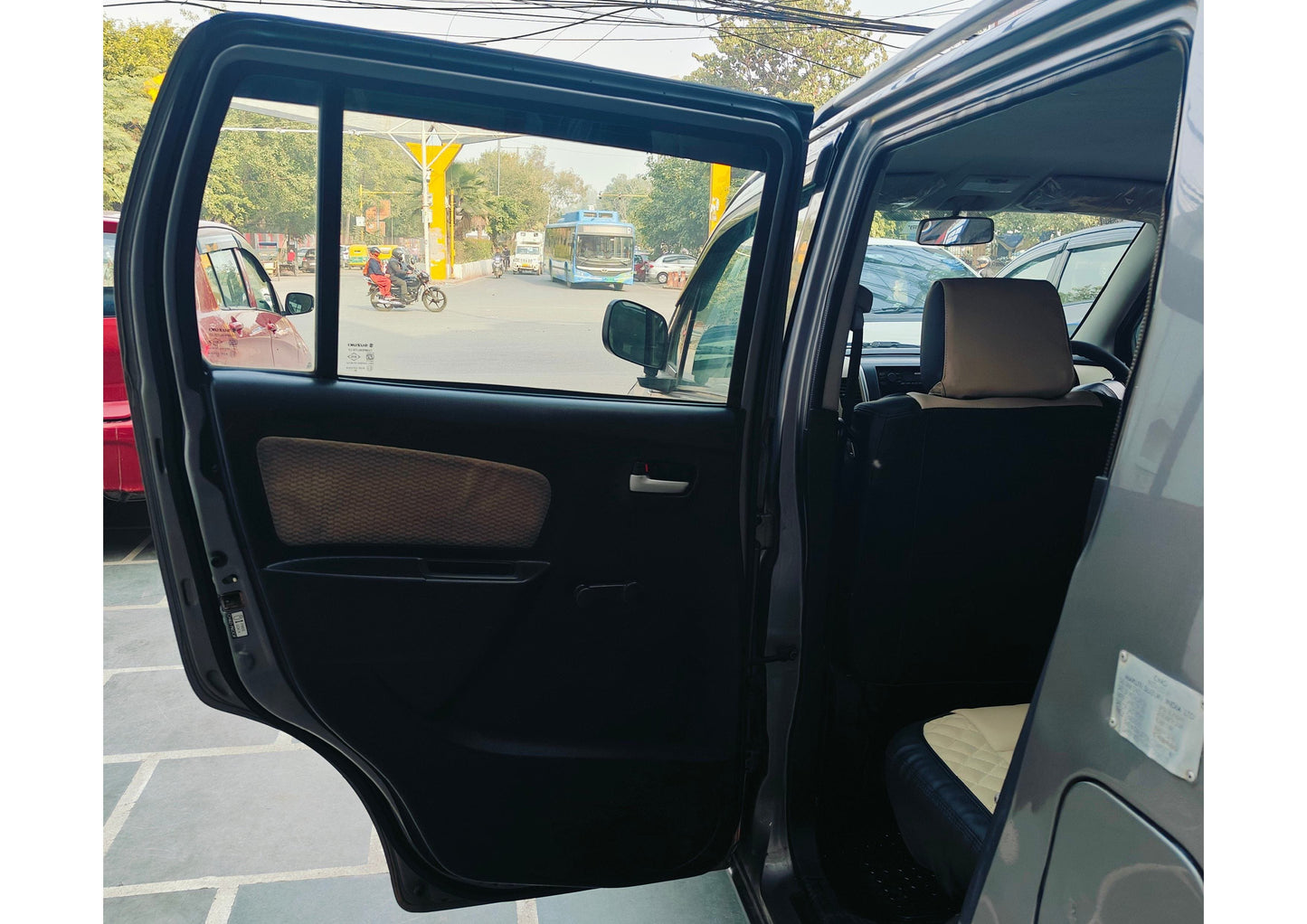 37,000 KMS MARUTI WAGONR LXI GREEN CNG (2018)