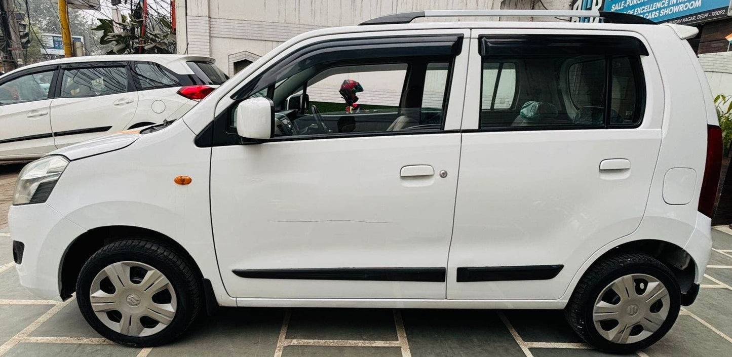 9,000 KMS MARUTI WAGONR VXI PETROL (2015)