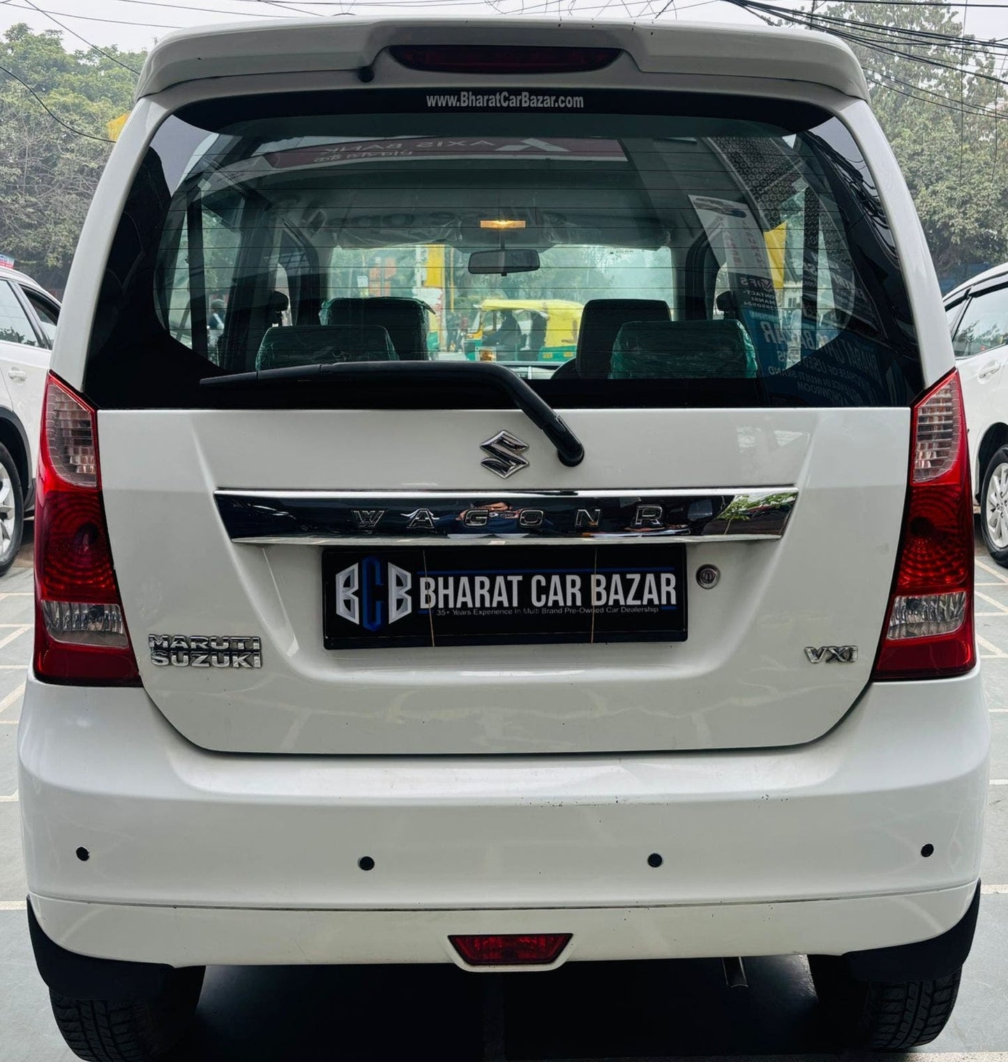9,000 KMS MARUTI WAGONR VXI PETROL (2015)