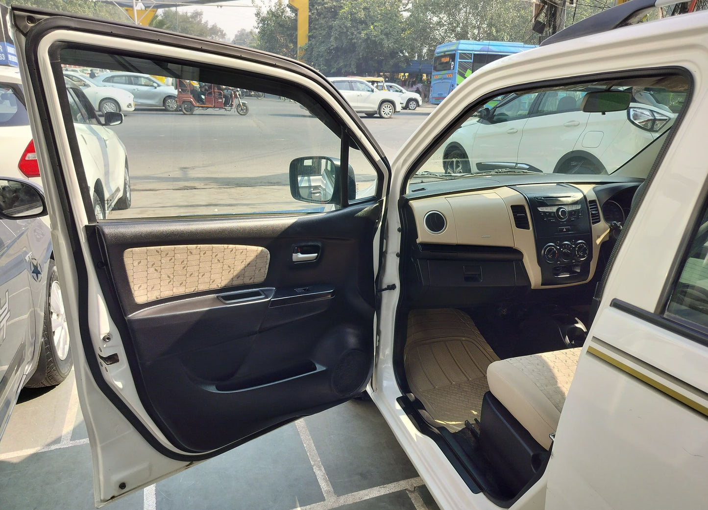 48,000 KMS MARUTI WAGONR VXI PETROL (2018)