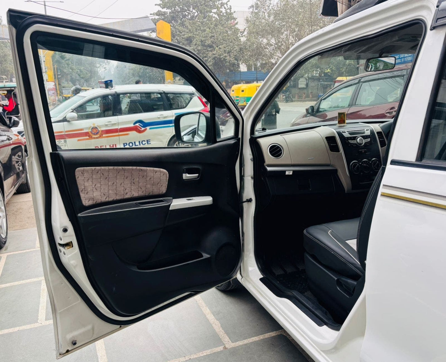 13,000 KMS MARUTI WAGONR VXI AUTOMATIC PETROL (2016)