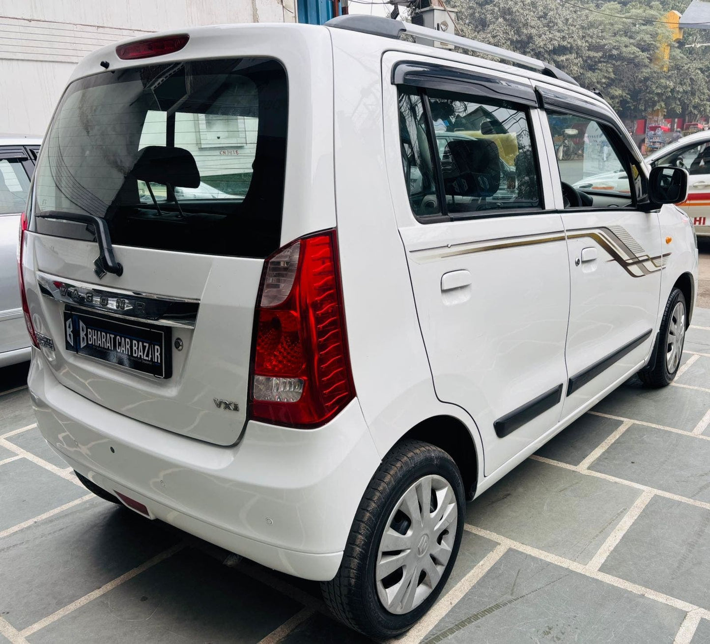 13,000 KMS MARUTI WAGONR VXI AUTOMATIC PETROL (2016)
