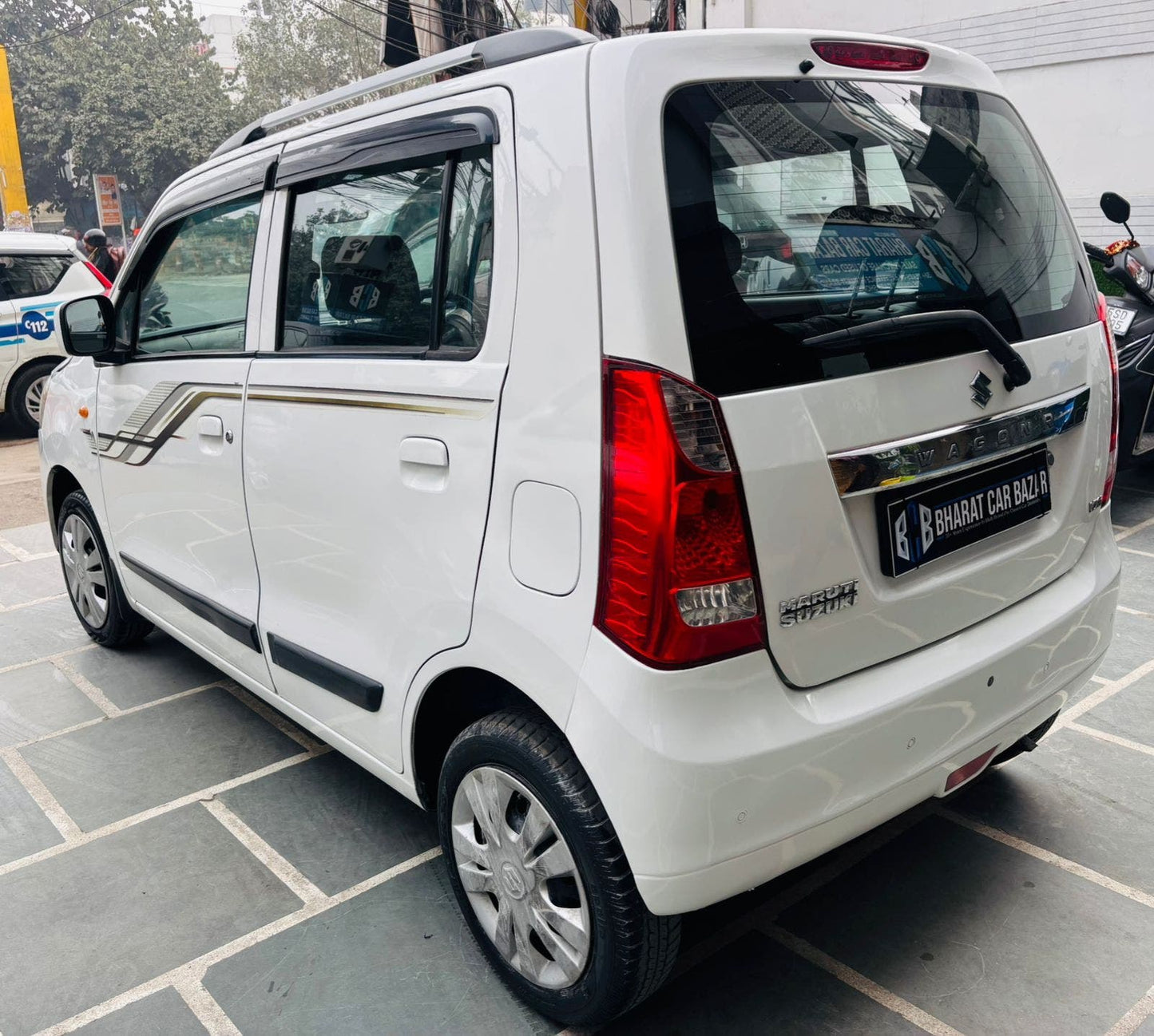 13,000 KMS MARUTI WAGONR VXI AUTOMATIC PETROL (2016)