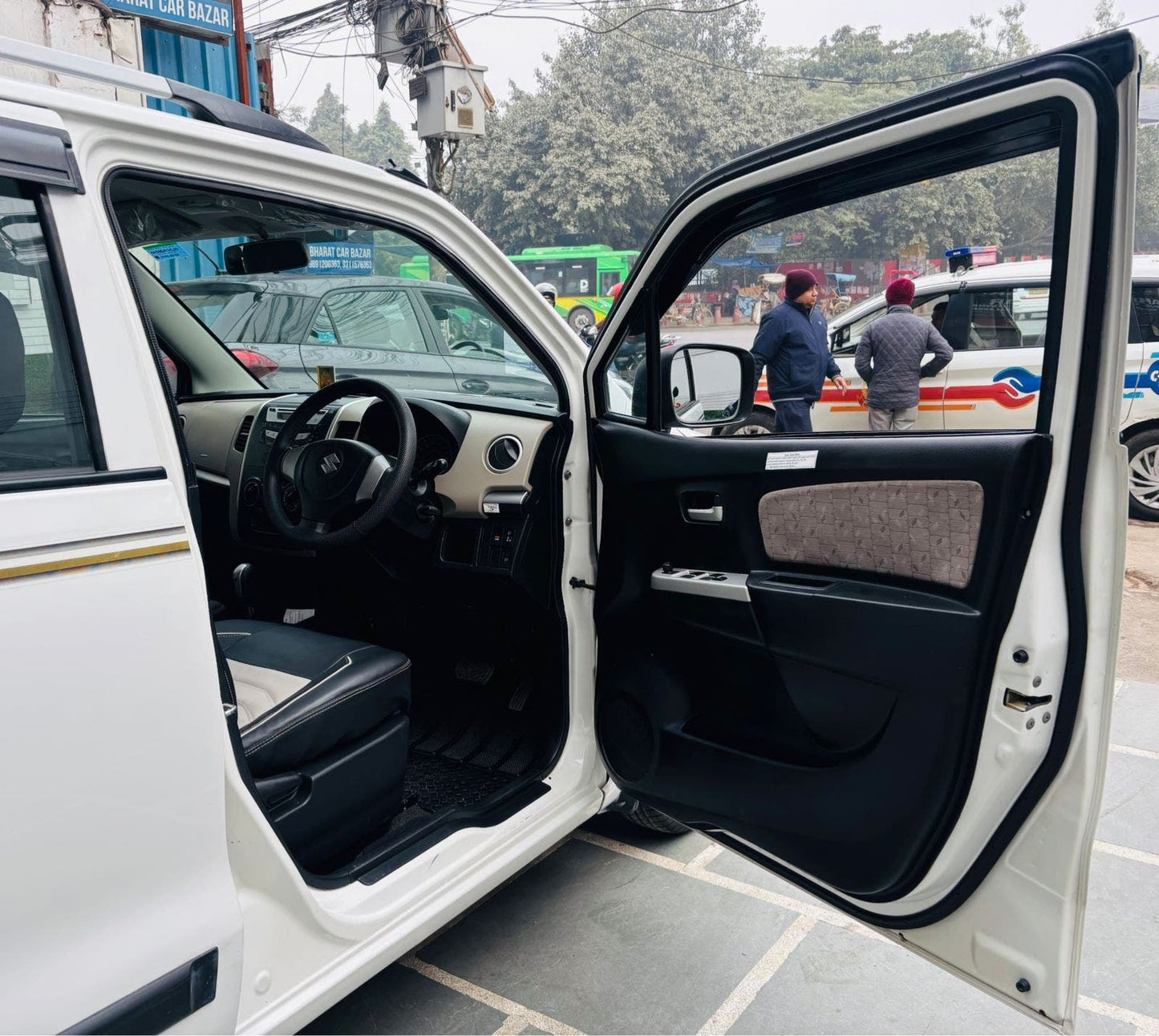 13,000 KMS MARUTI WAGONR VXI AUTOMATIC PETROL (2016)