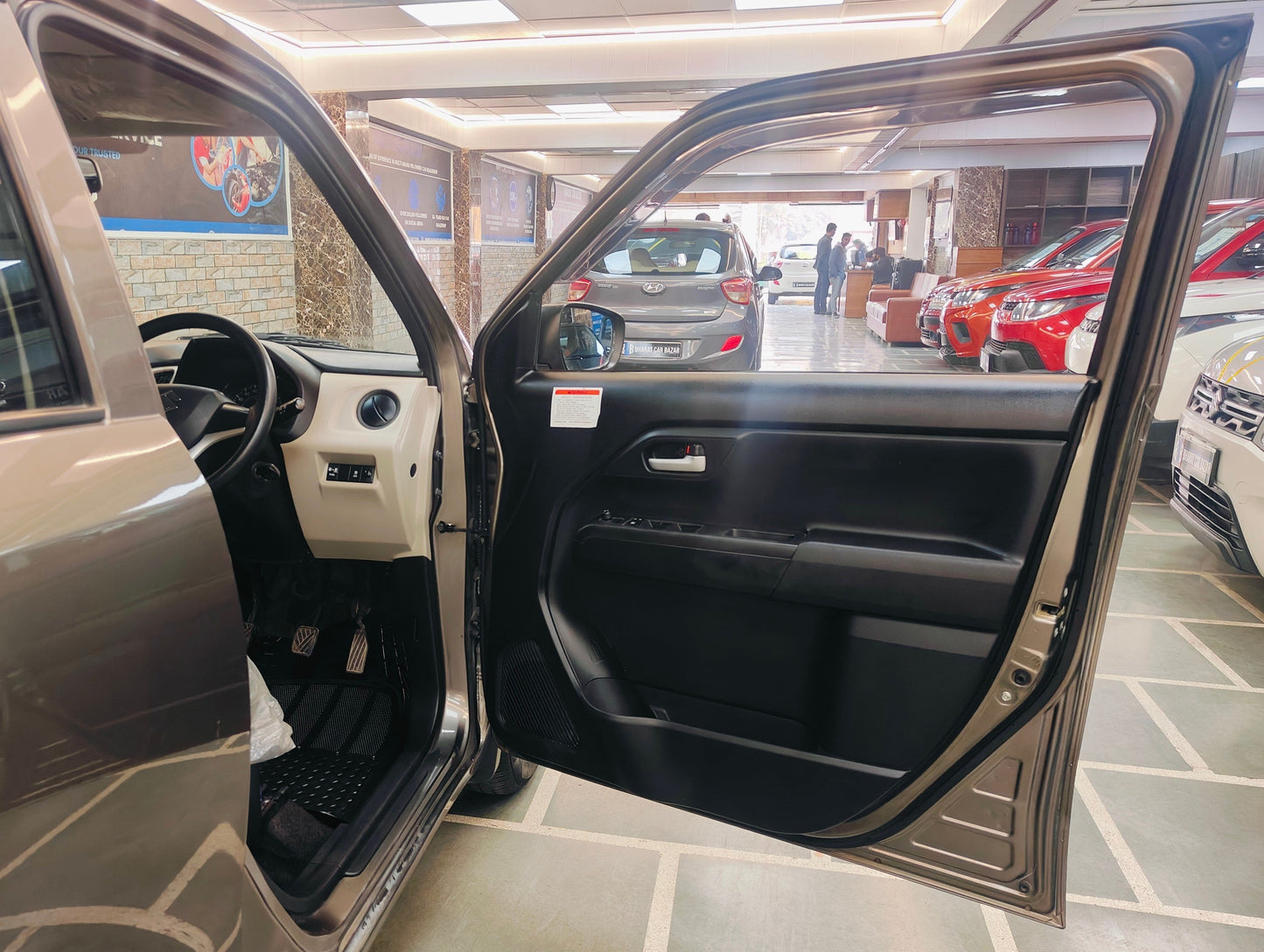 49,000 KMS MARUTI WAGONR VXI GREEN CNG (2024)