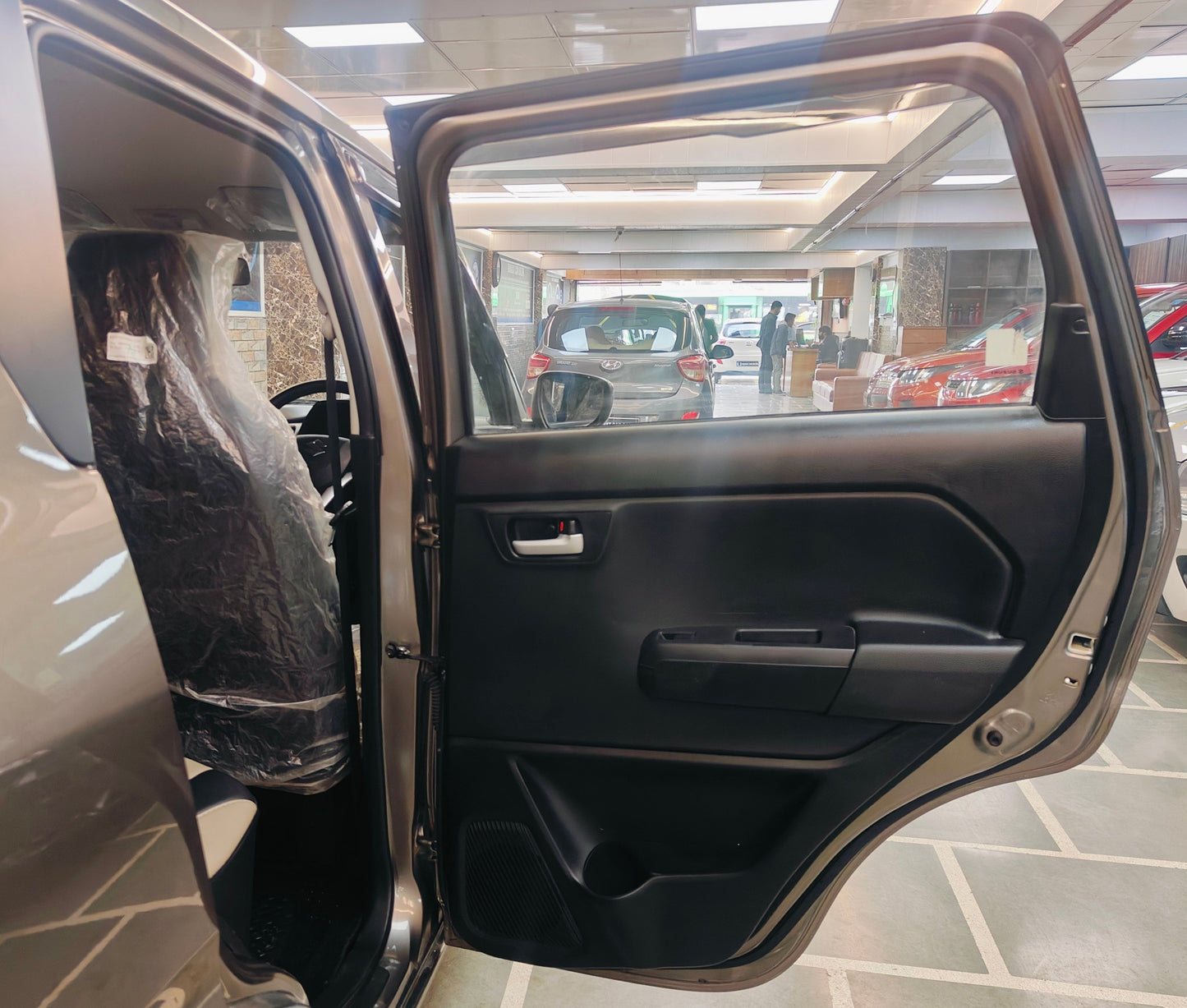 49,000 KMS MARUTI WAGONR VXI GREEN CNG (2024)