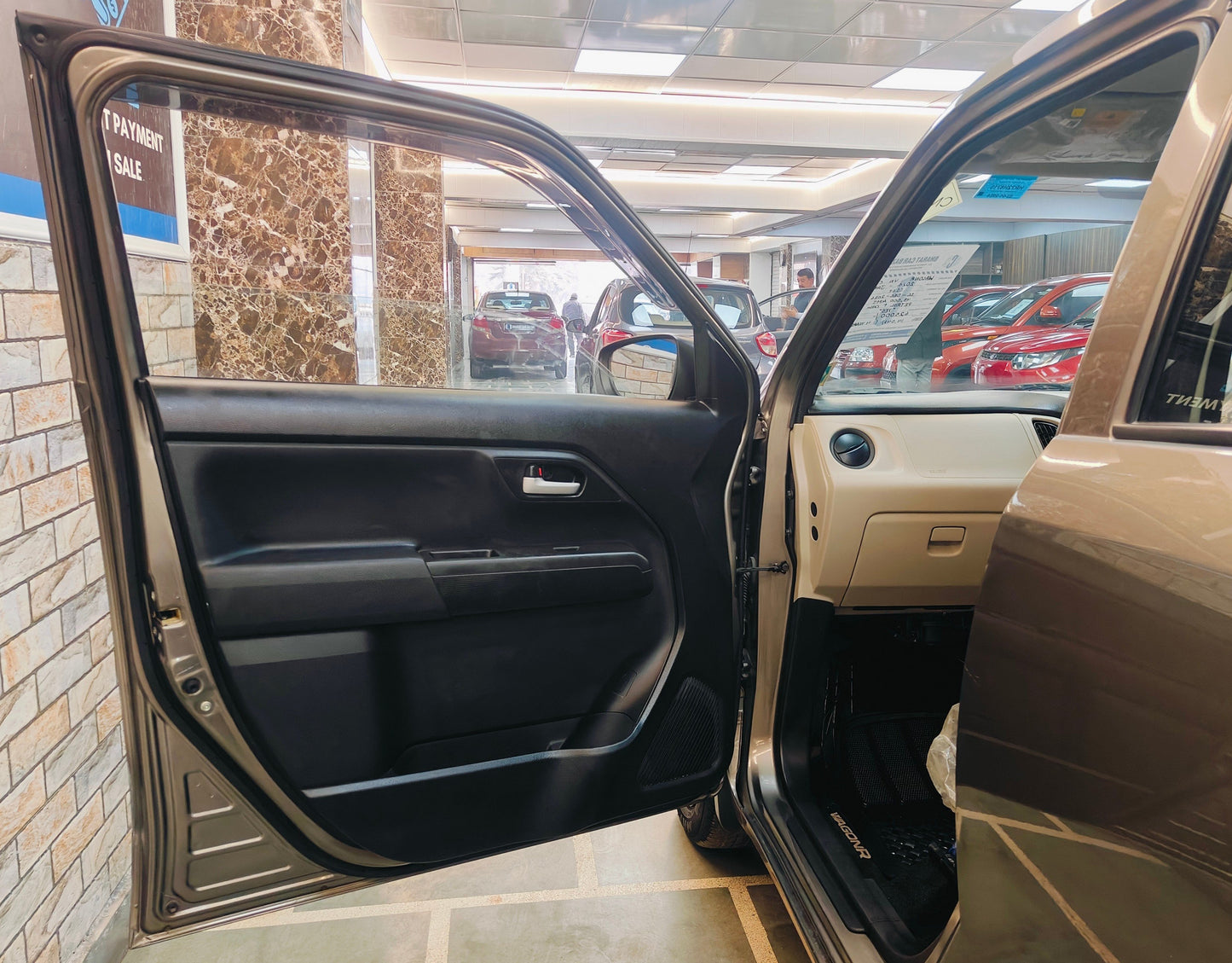 49,000 KMS MARUTI WAGONR VXI GREEN CNG (2024)