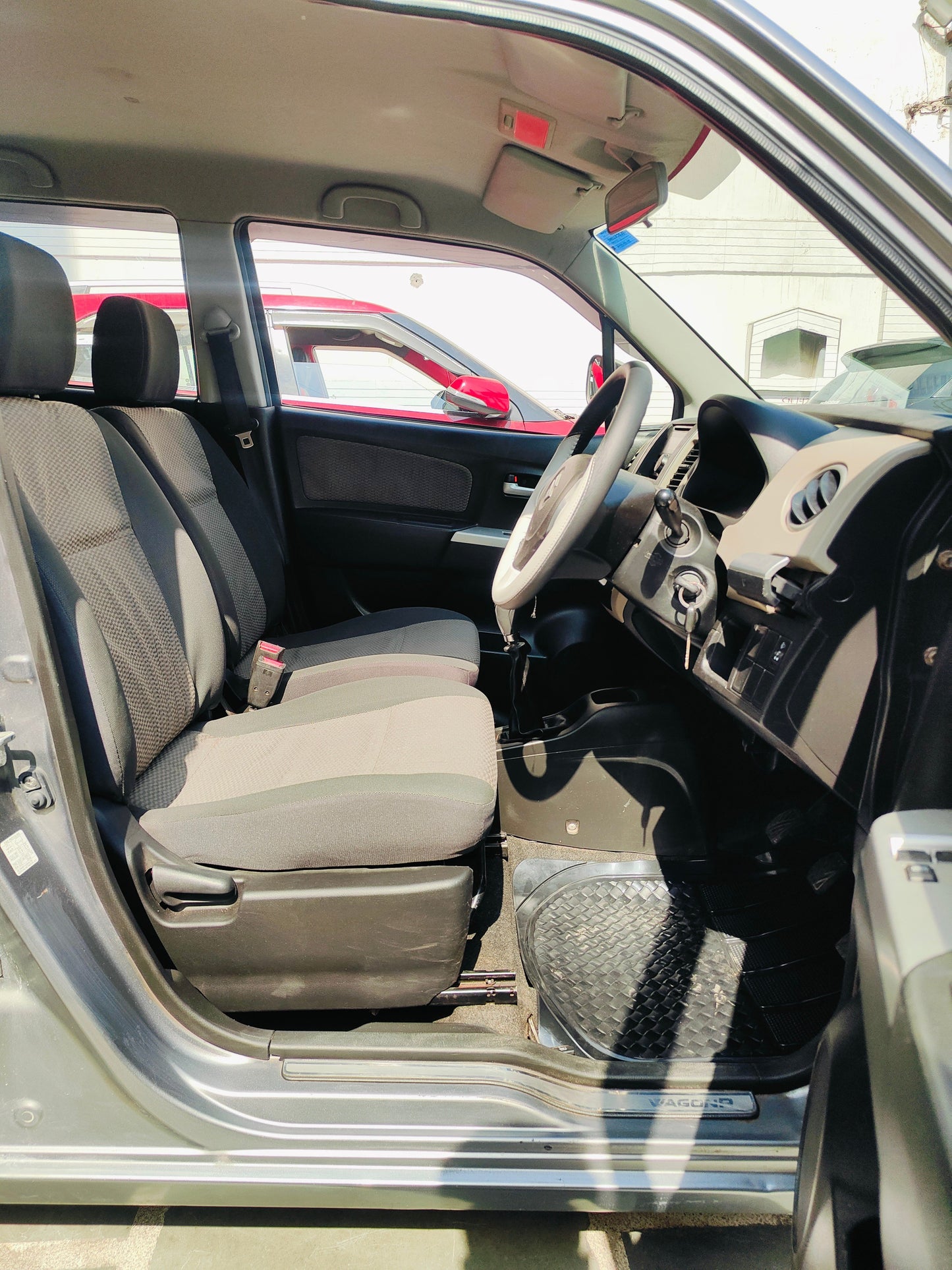 25,000 KMS MARUTI WAGONR LXI PETROL (2014)