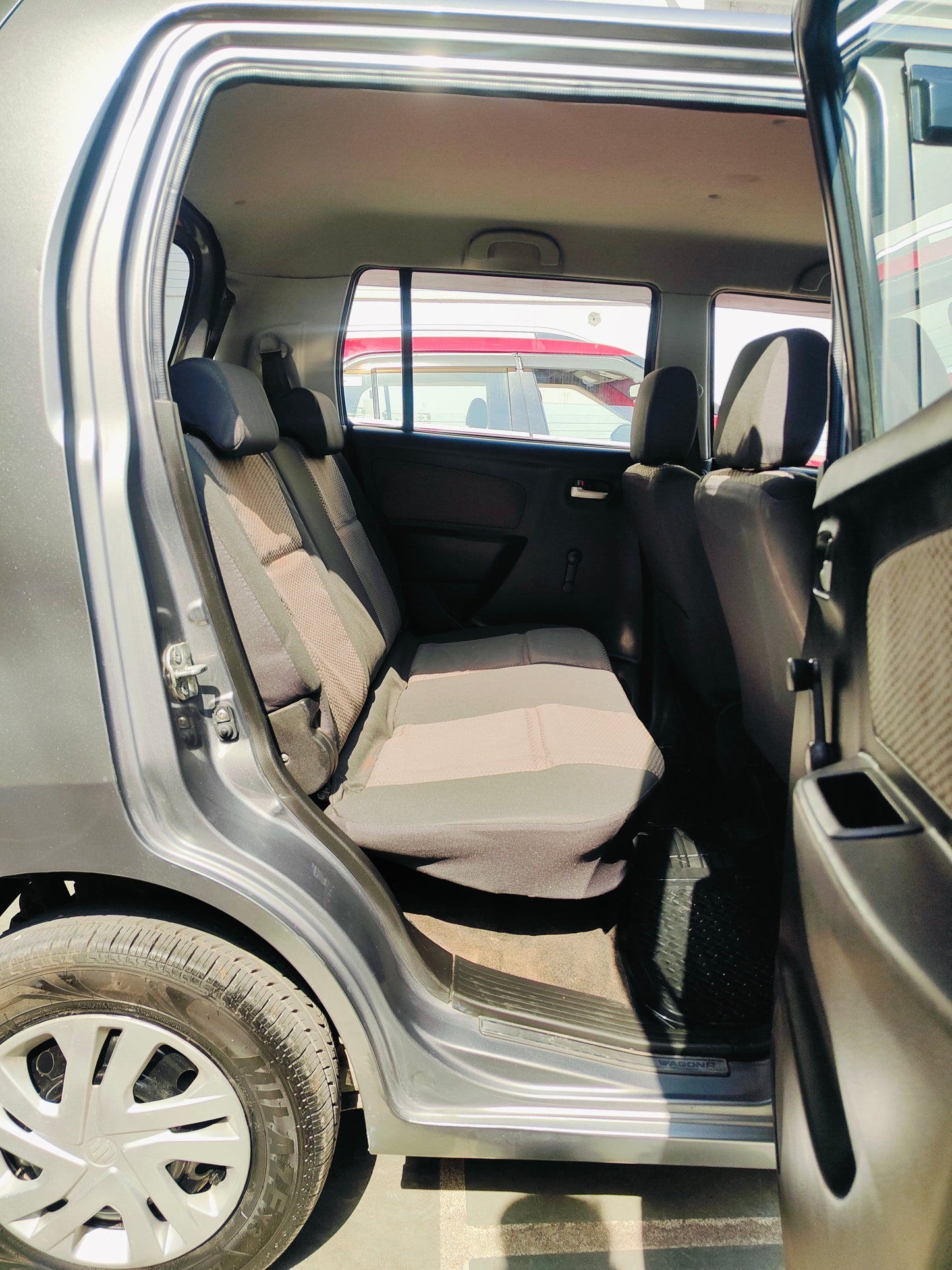 25,000 KMS MARUTI WAGONR LXI PETROL (2014)