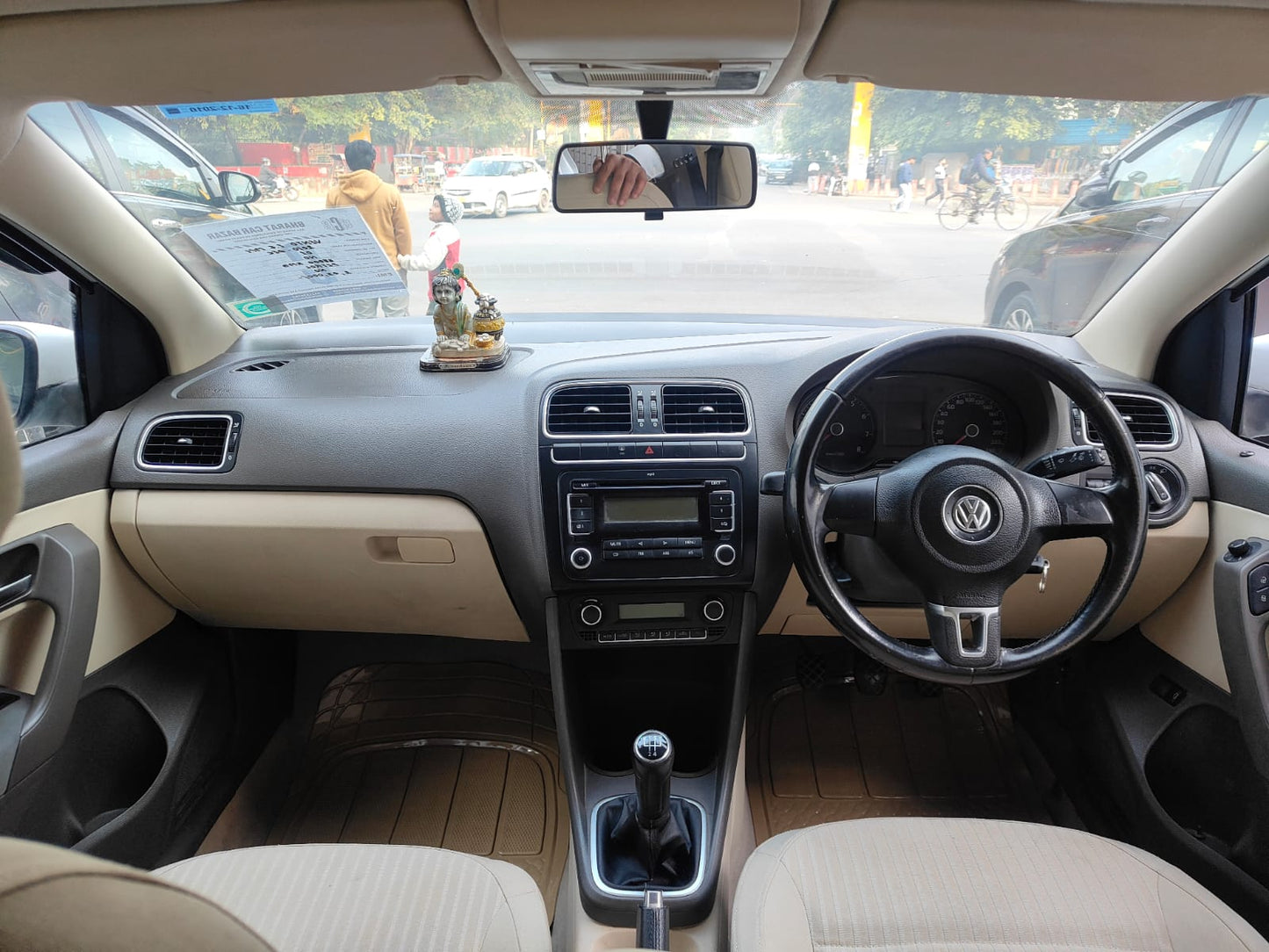 38,000 KMS VOLKSWAGEN VENTO MPI 1.6 PETROL (2010)