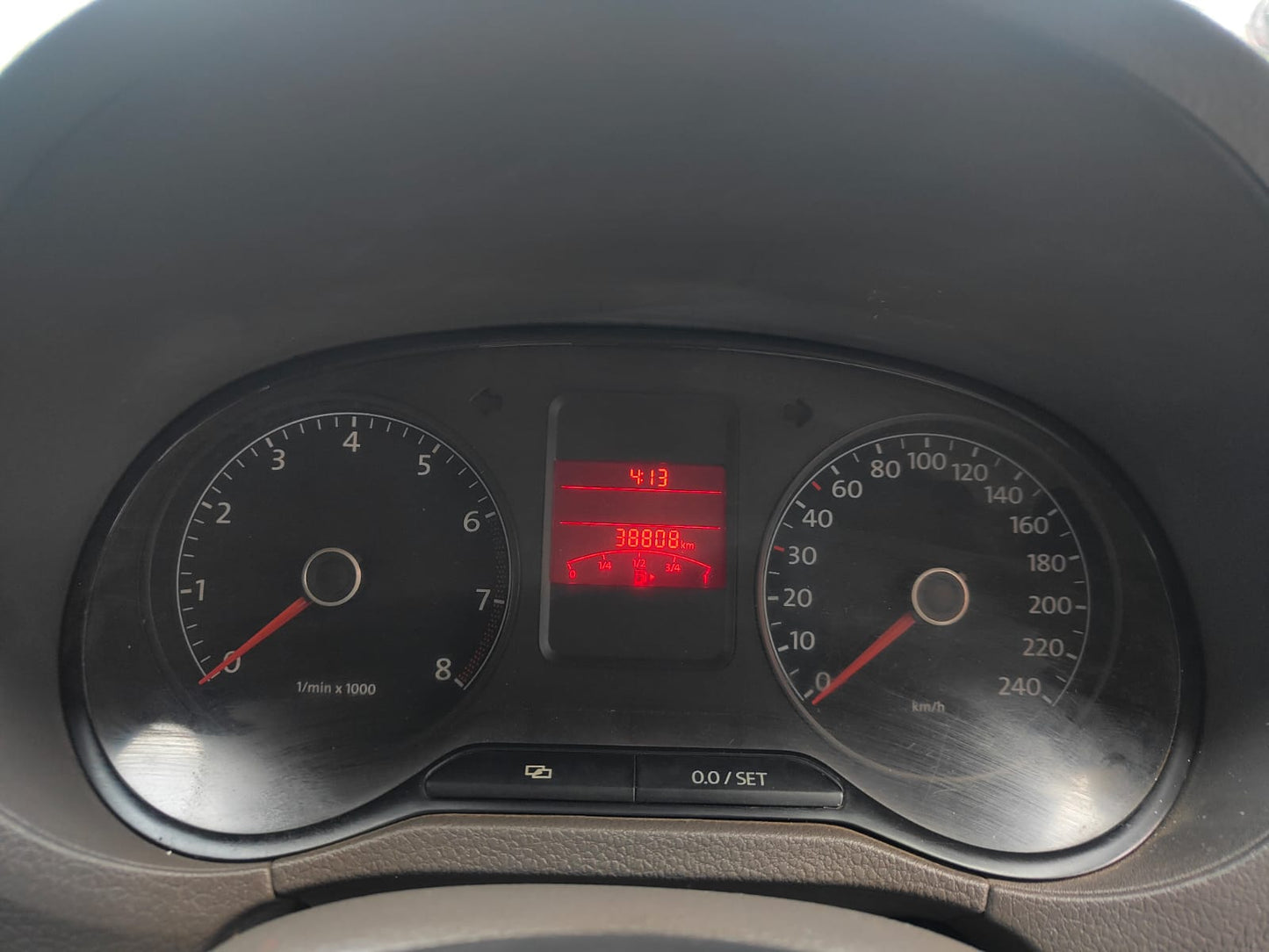 38,000 KMS VOLKSWAGEN VENTO MPI 1.6 PETROL (2010)