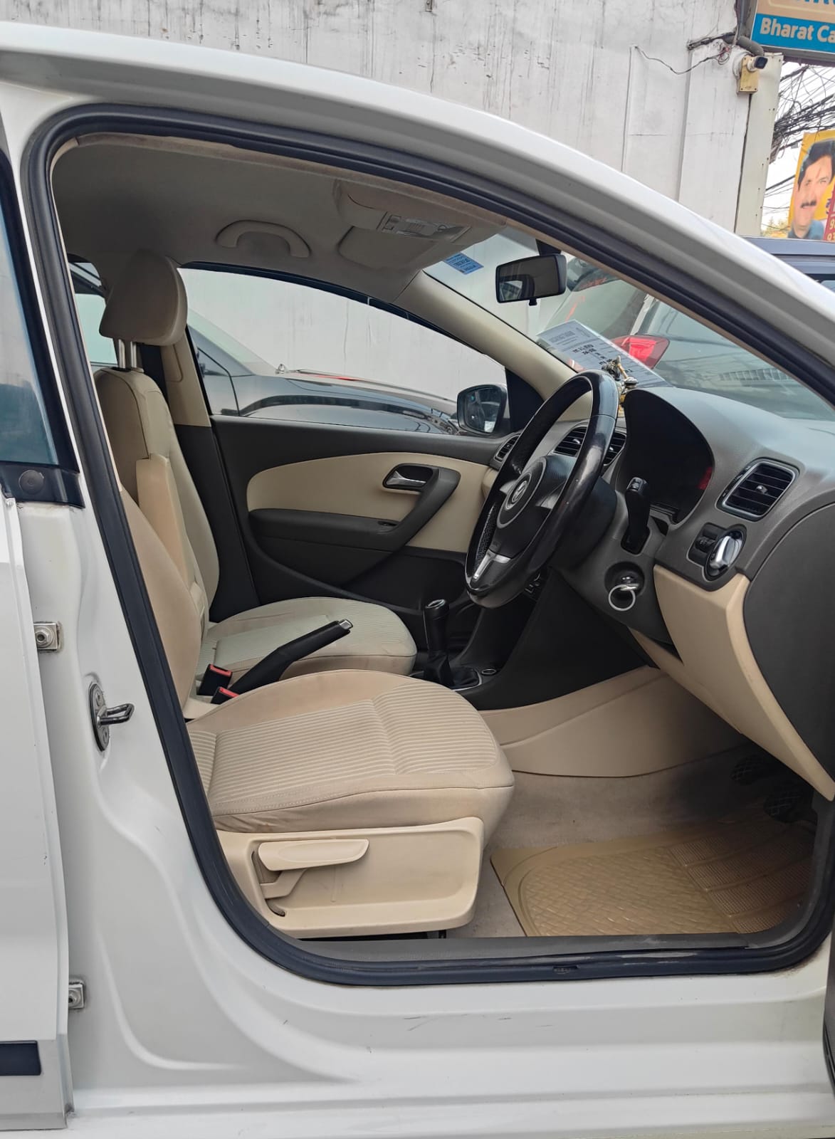 38,000 KMS VOLKSWAGEN VENTO MPI 1.6 PETROL (2010)