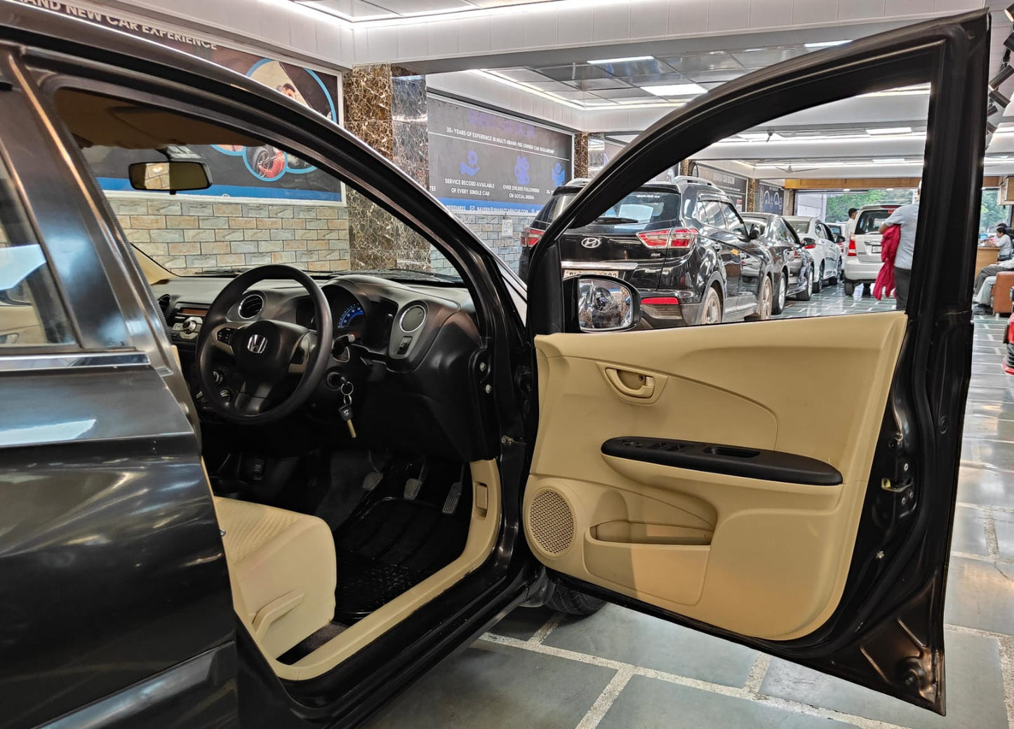 23,000 KMS HONDA AMAZE 1.2 S MT PETROL (2016)